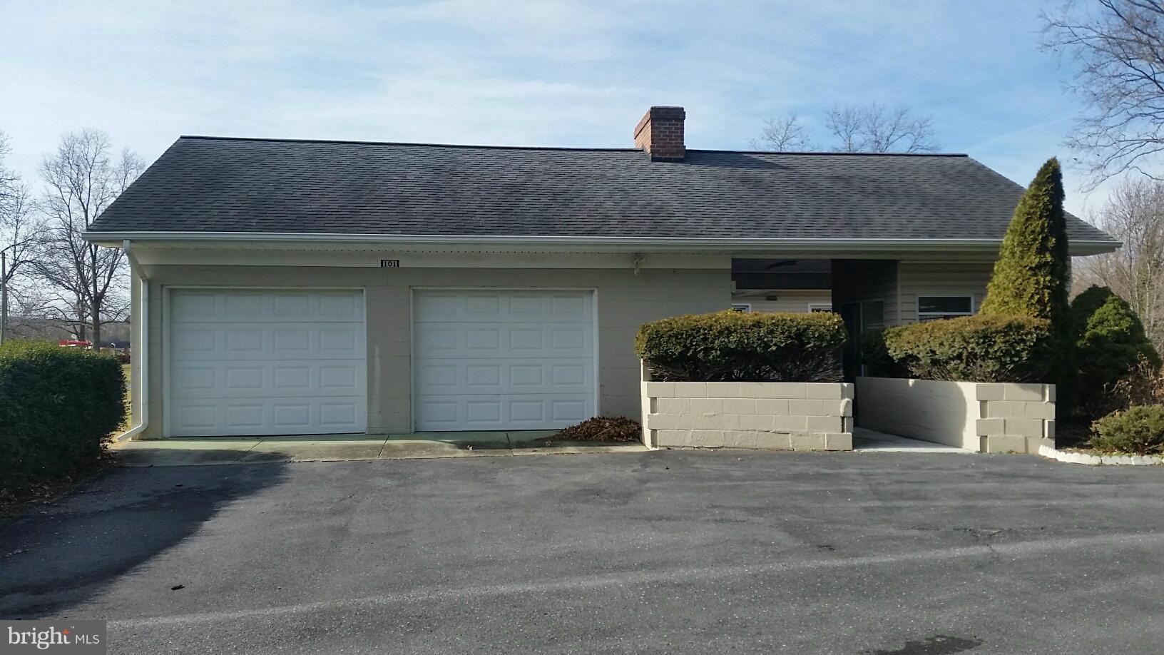 CNGS APT AND SHEND COMS - Residential