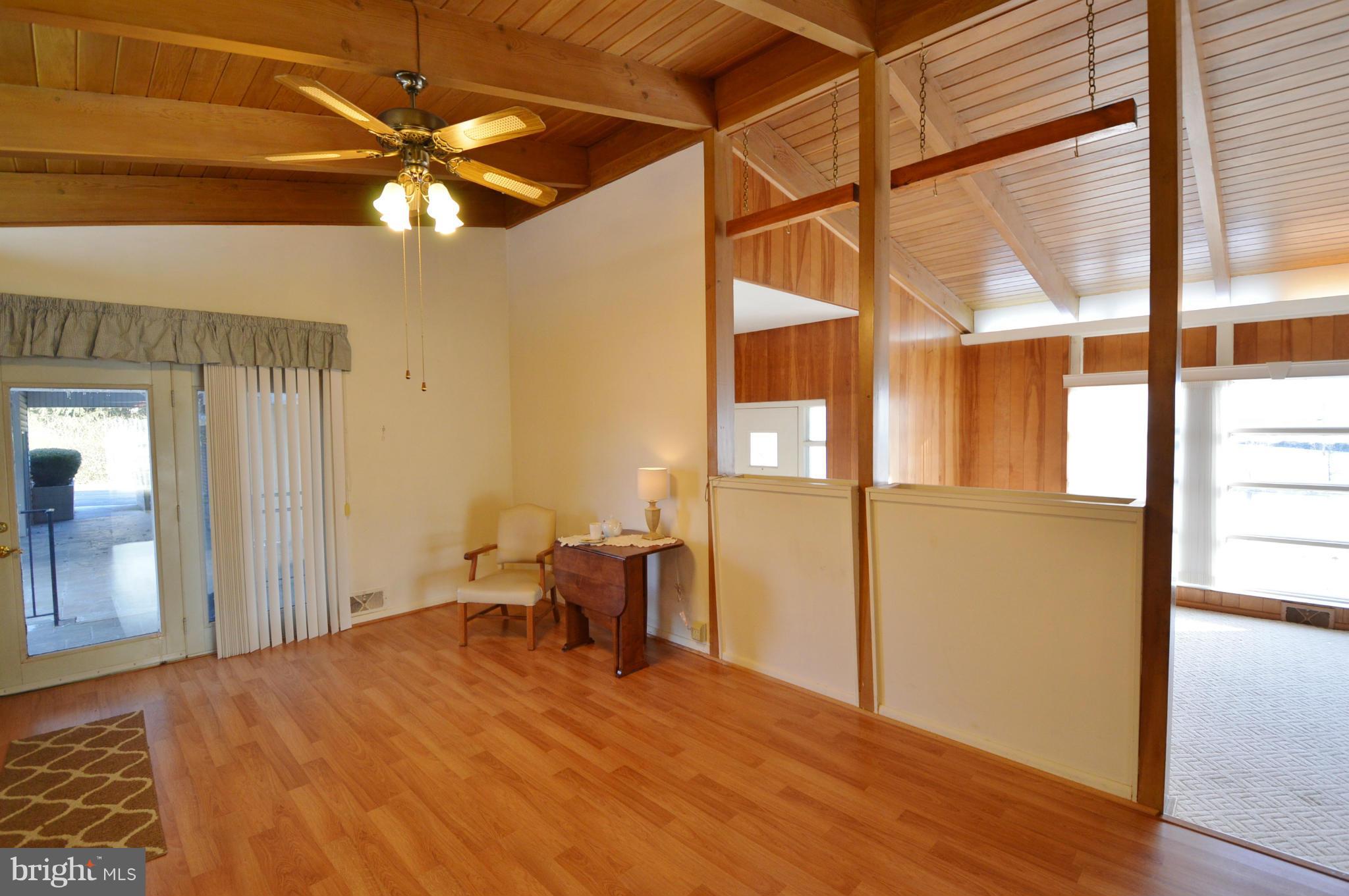 CNGS APT AND SHEND COMS - Residential