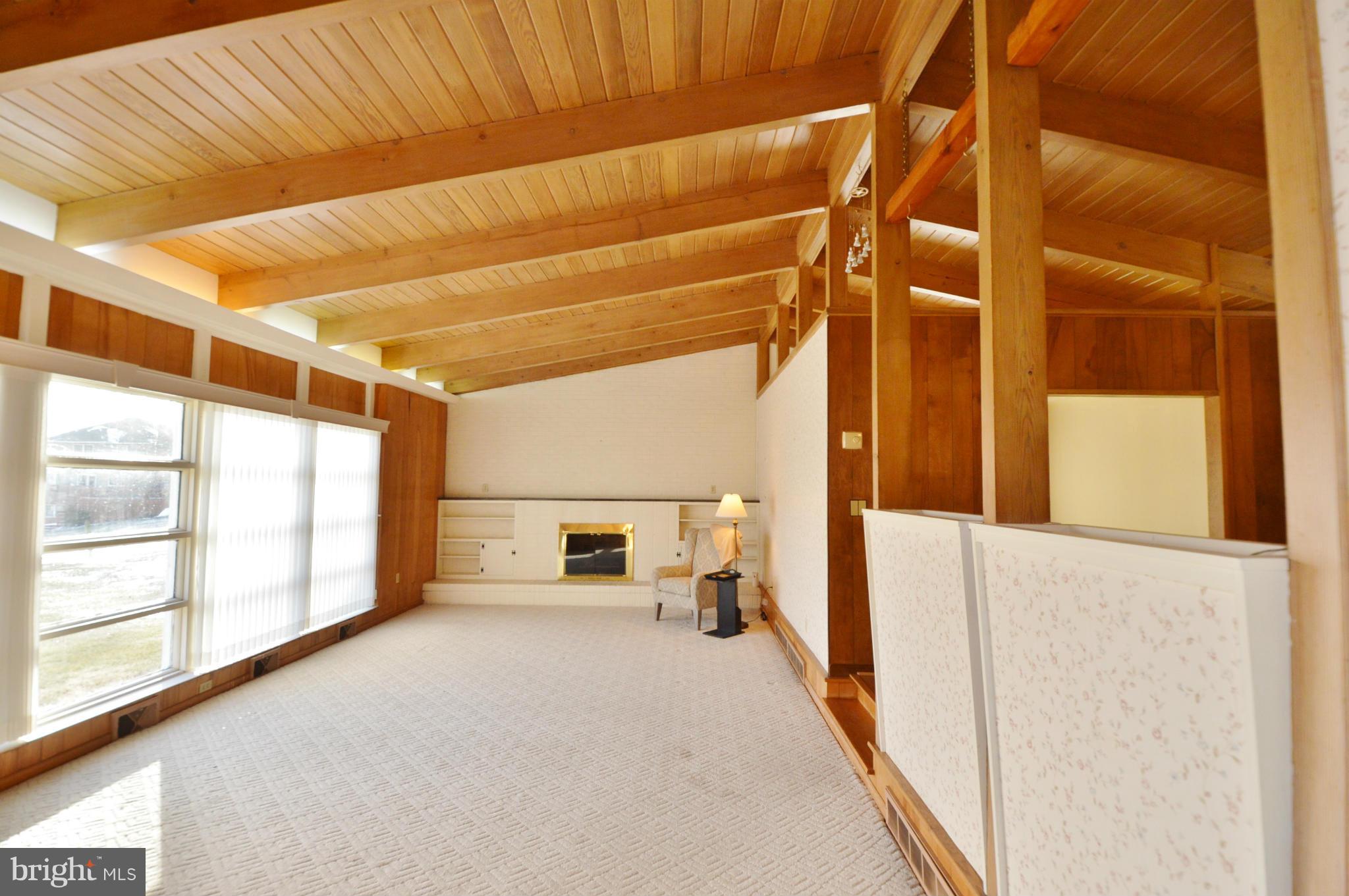 CNGS APT AND SHEND COMS - Residential