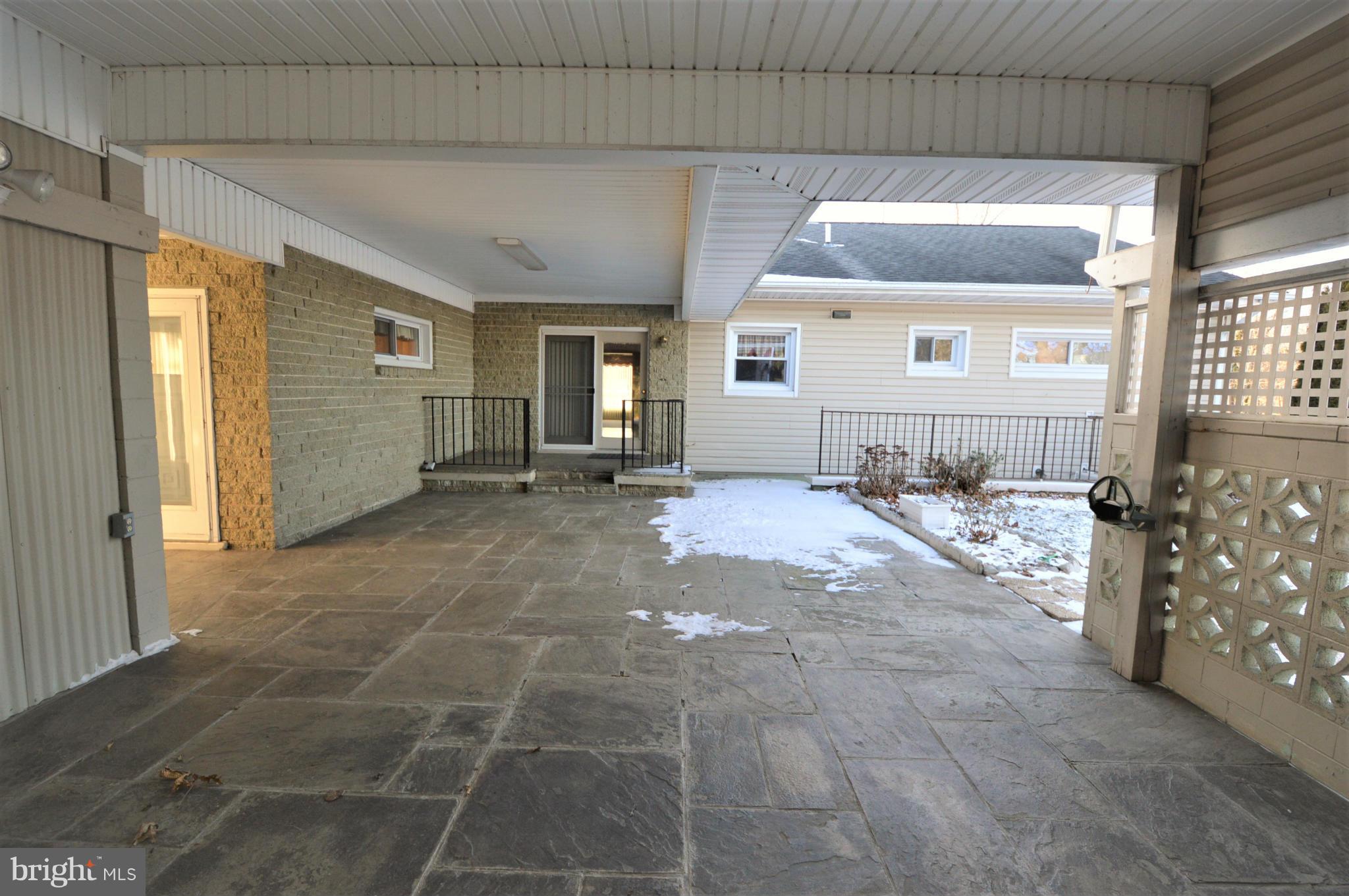 CNGS APT AND SHEND COMS - Residential