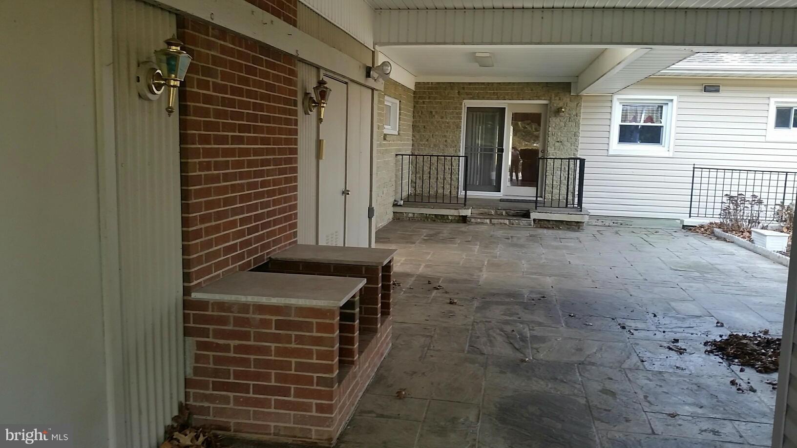 CNGS APT AND SHEND COMS - Residential
