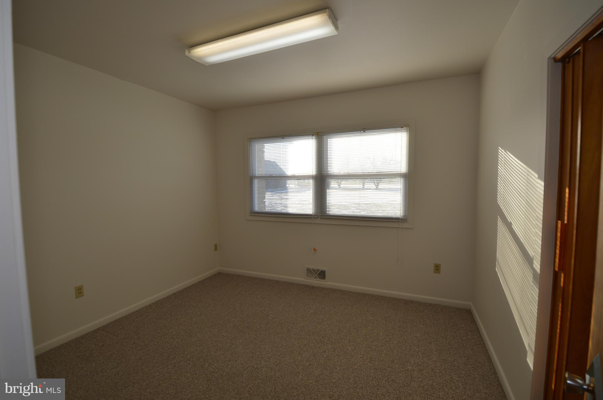 CNGS APT AND SHEND COMS - Residential