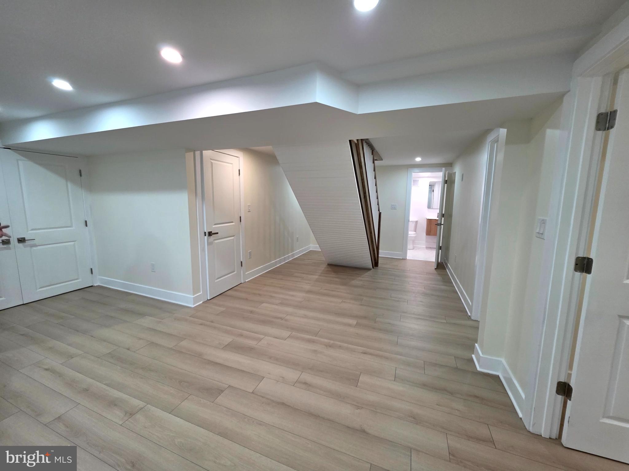 FORT WASHINGTON - Residential