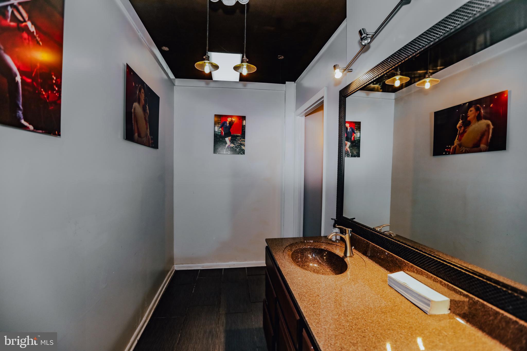 HISTORIC MIDTOWN - Commercial Sale