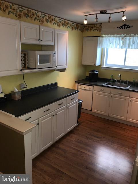 FOX CHASE - Residential