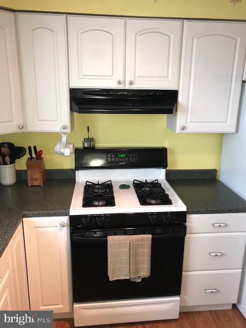 FOX CHASE - Residential