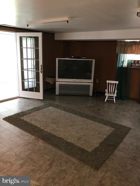 FOX CHASE - Residential