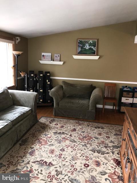 FOX CHASE - Residential