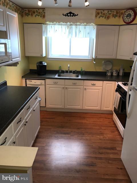 FOX CHASE - Residential