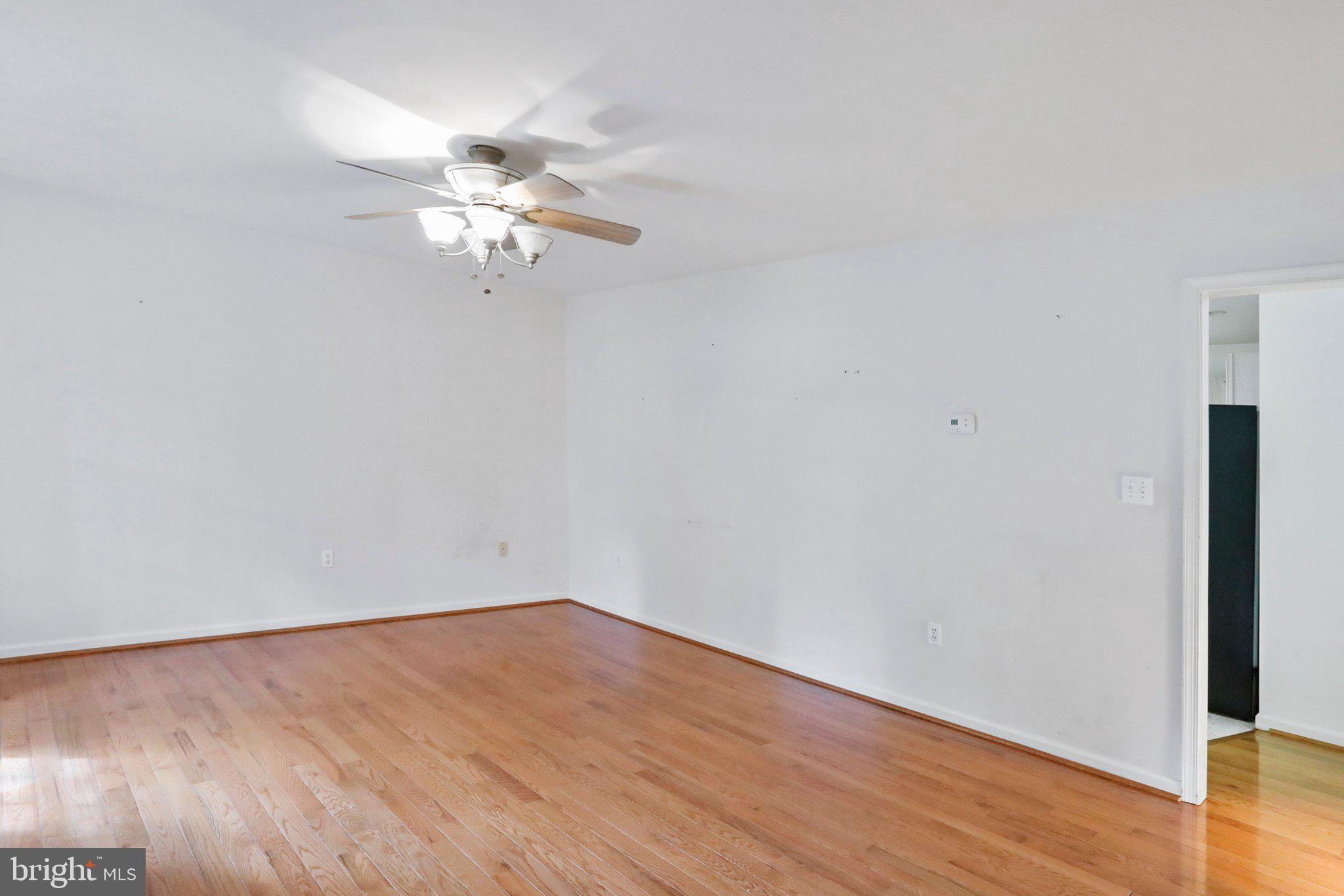 FOXCREST MANOR - Residential