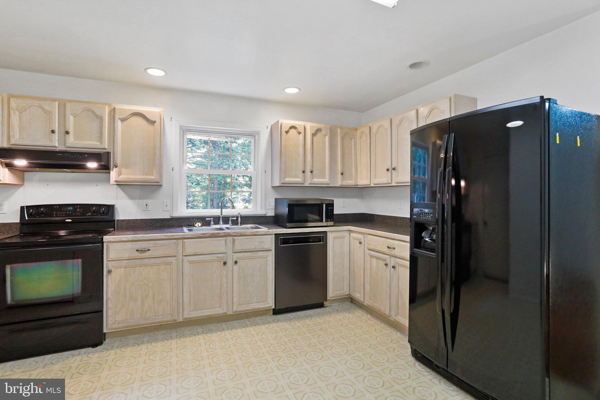 FOXCREST MANOR - Residential