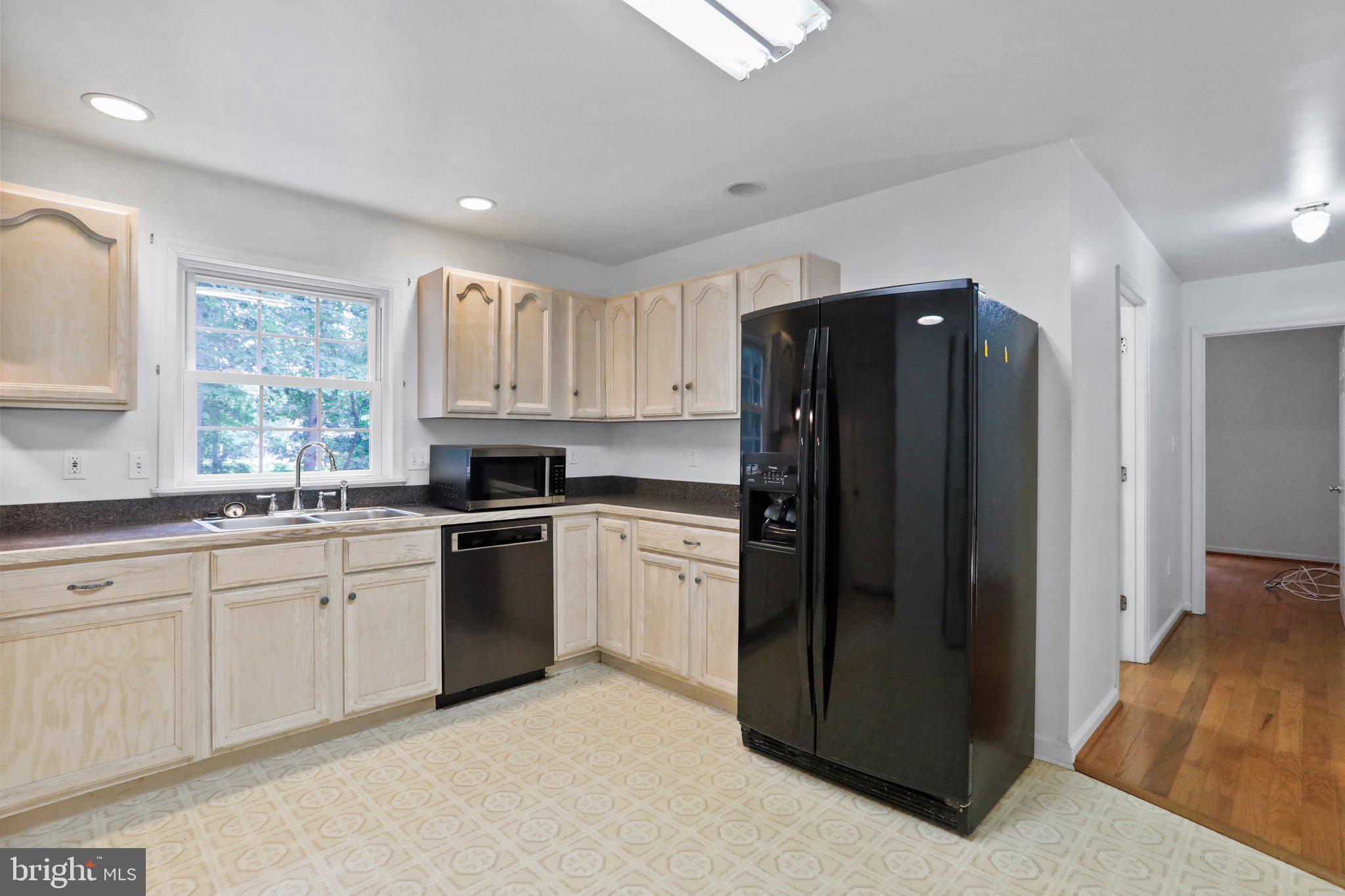 FOXCREST MANOR - Residential