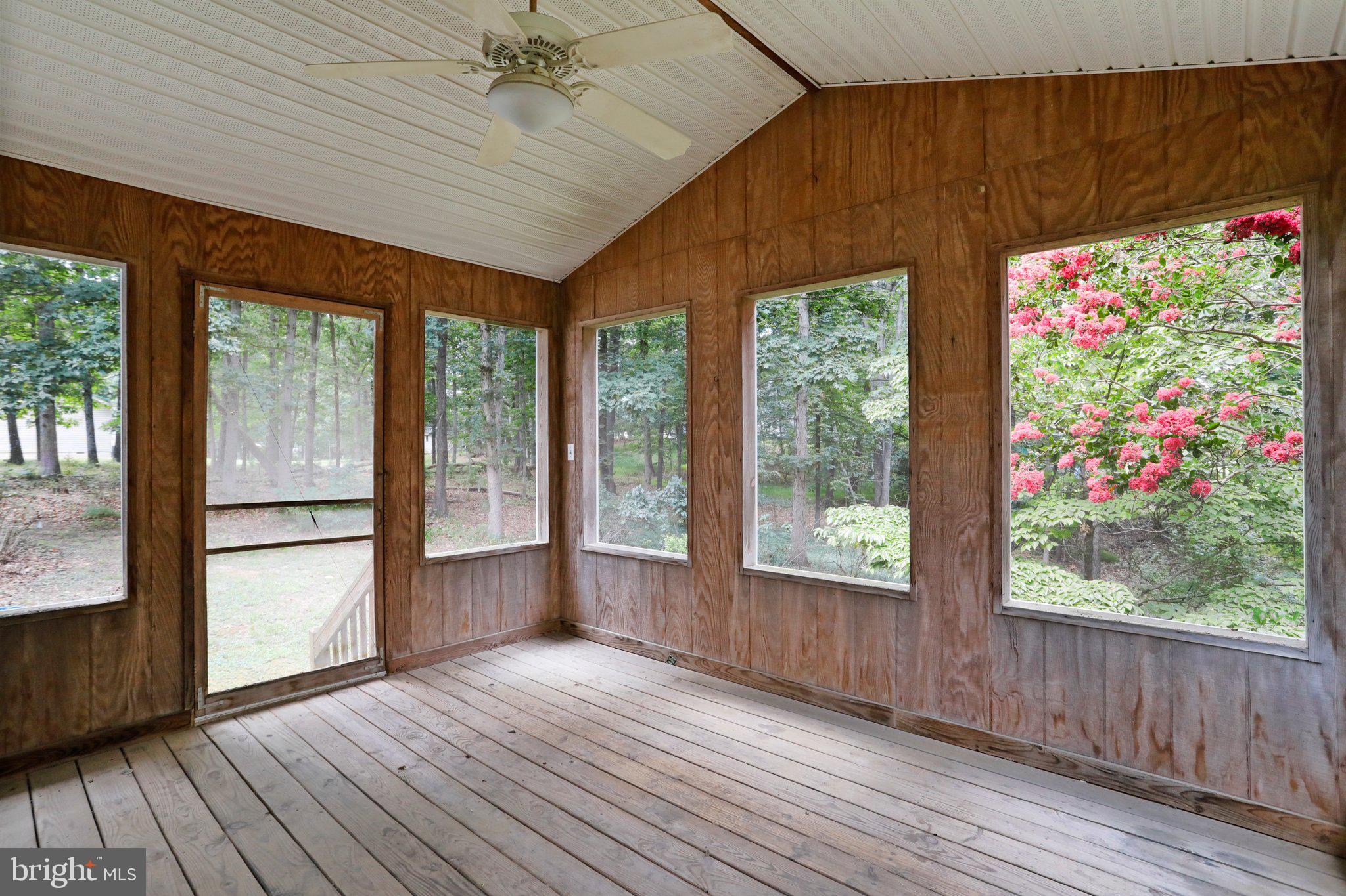 FOXCREST MANOR - Residential