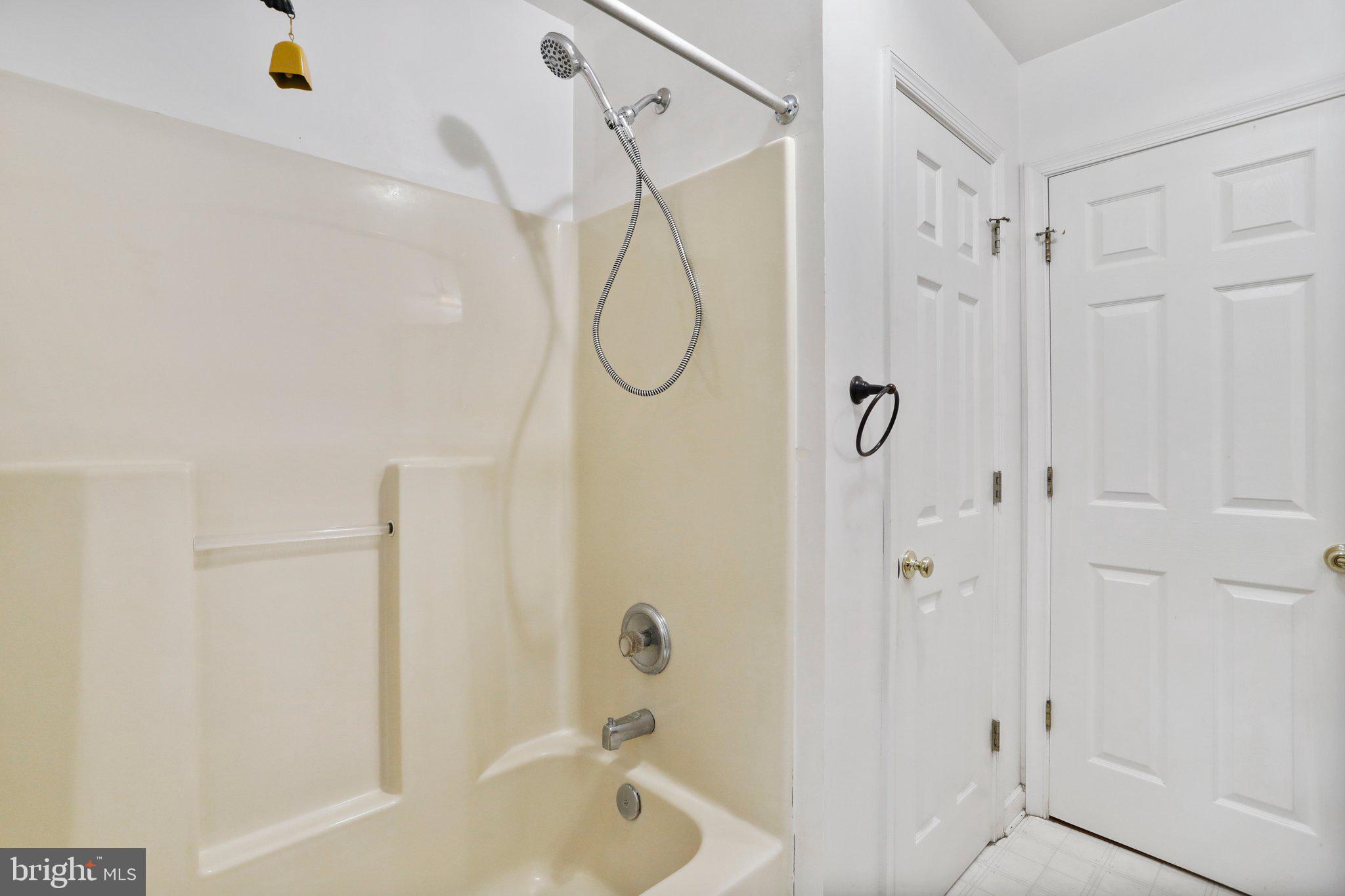 FOXCREST MANOR - Residential