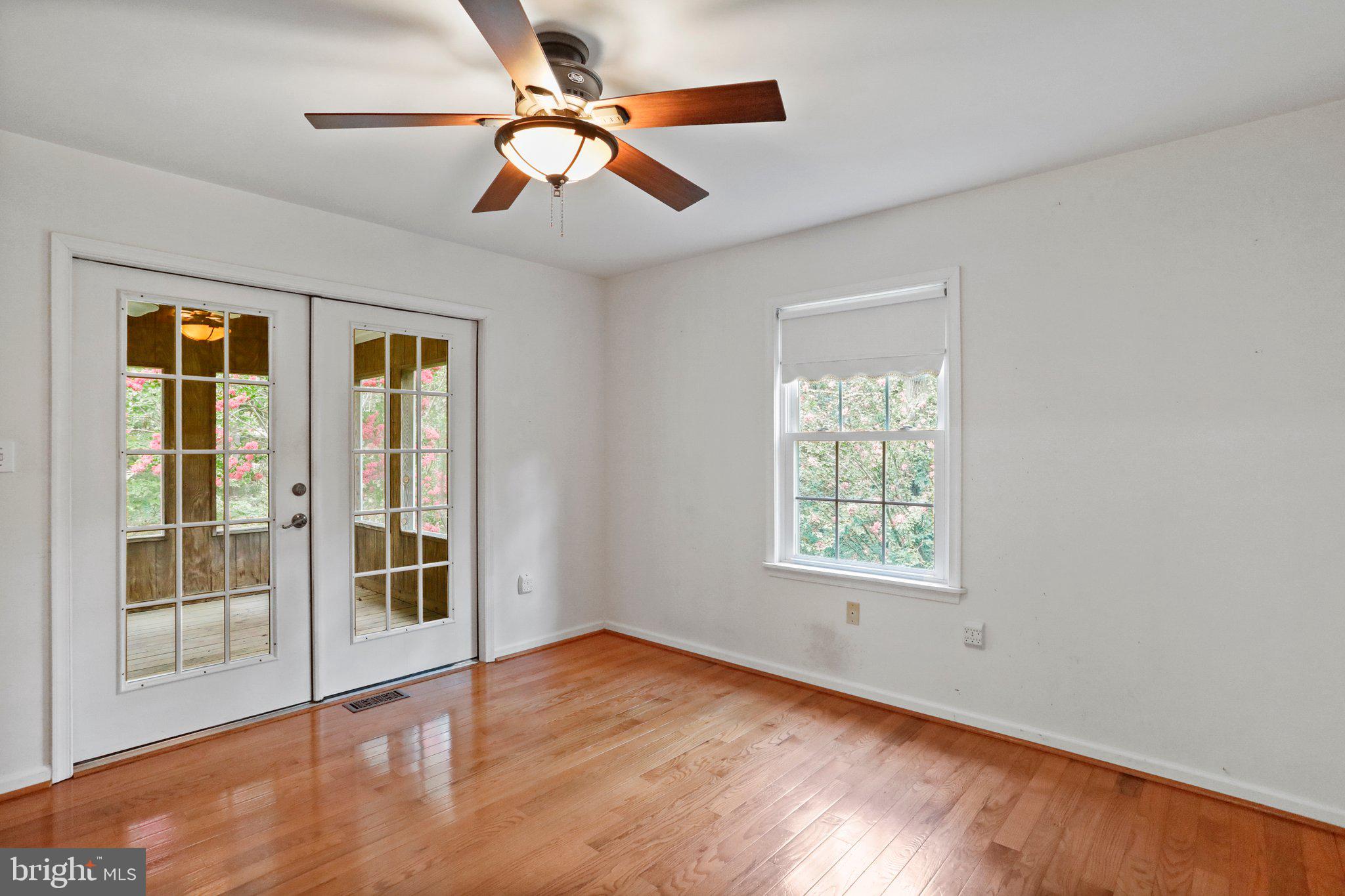 FOXCREST MANOR - Residential