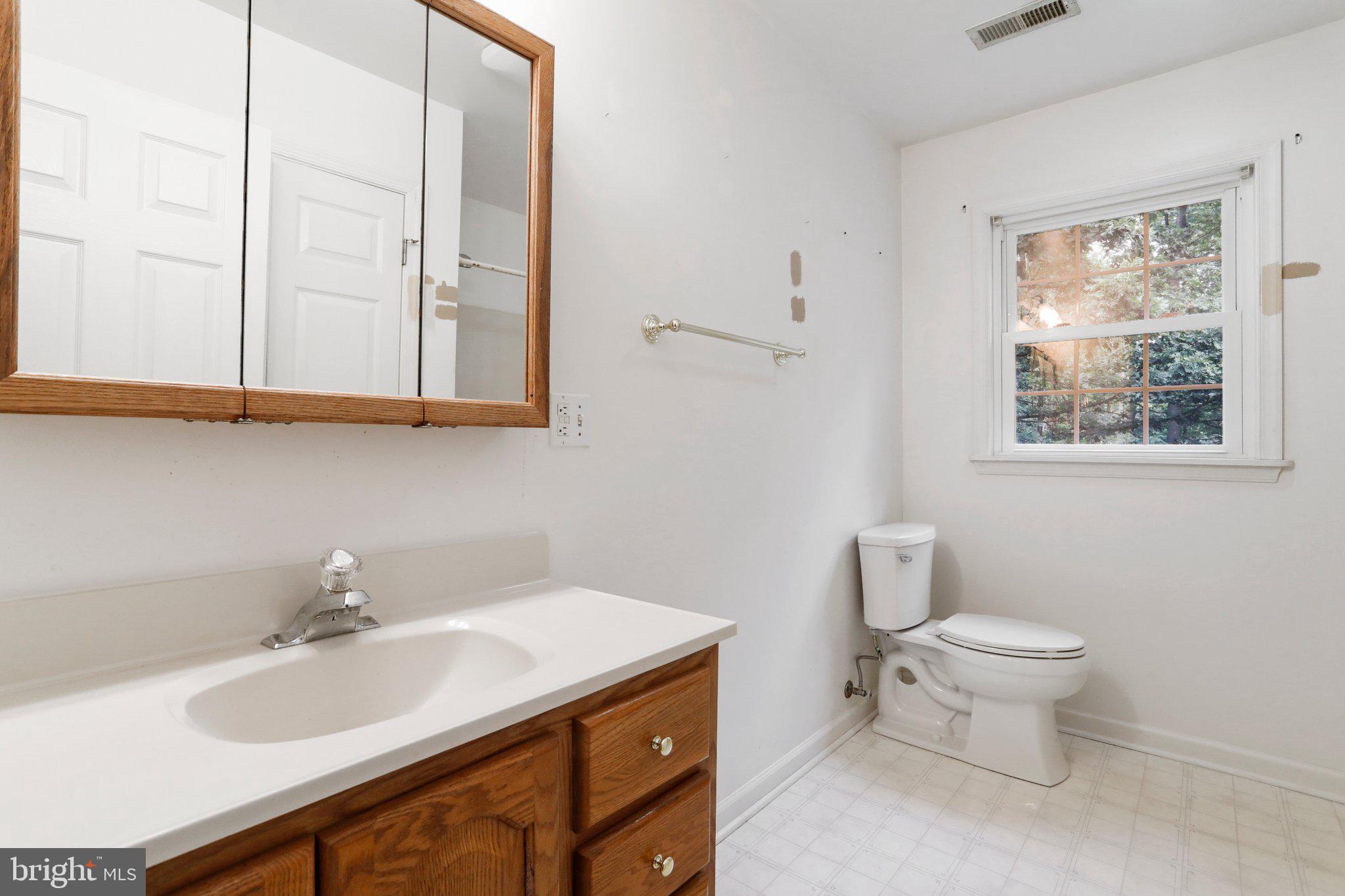 FOXCREST MANOR - Residential