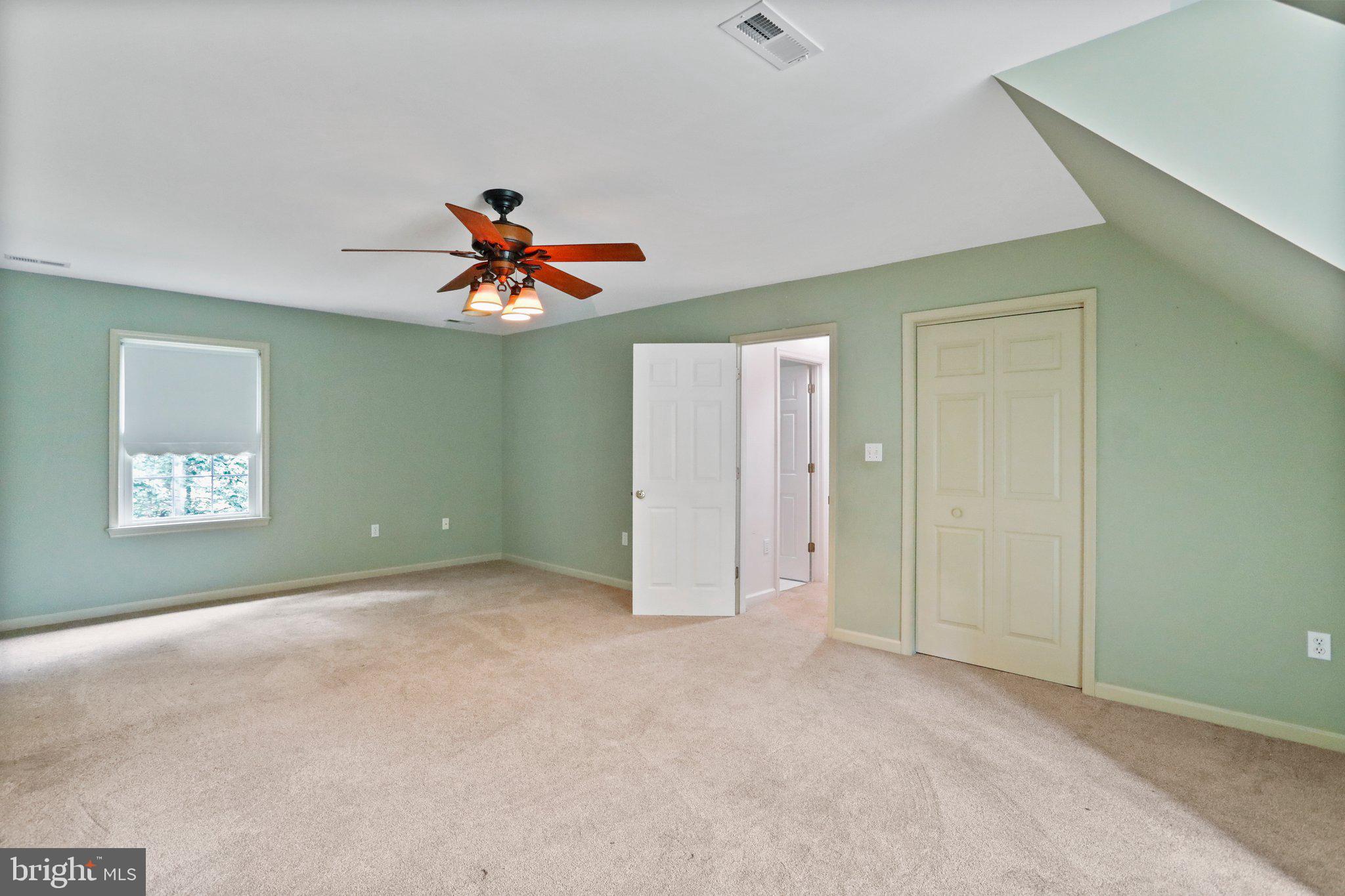 FOXCREST MANOR - Residential