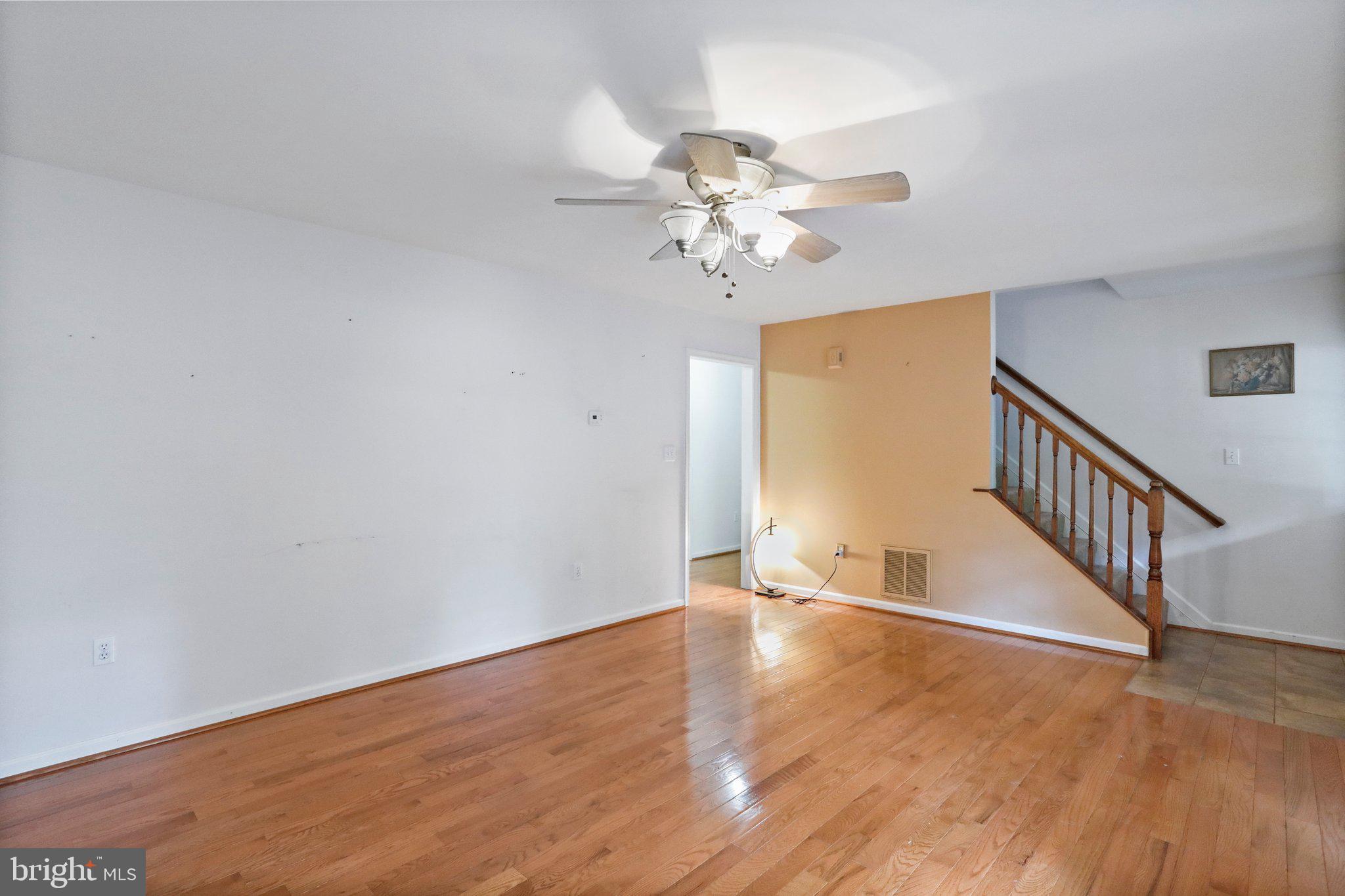 FOXCREST MANOR - Residential