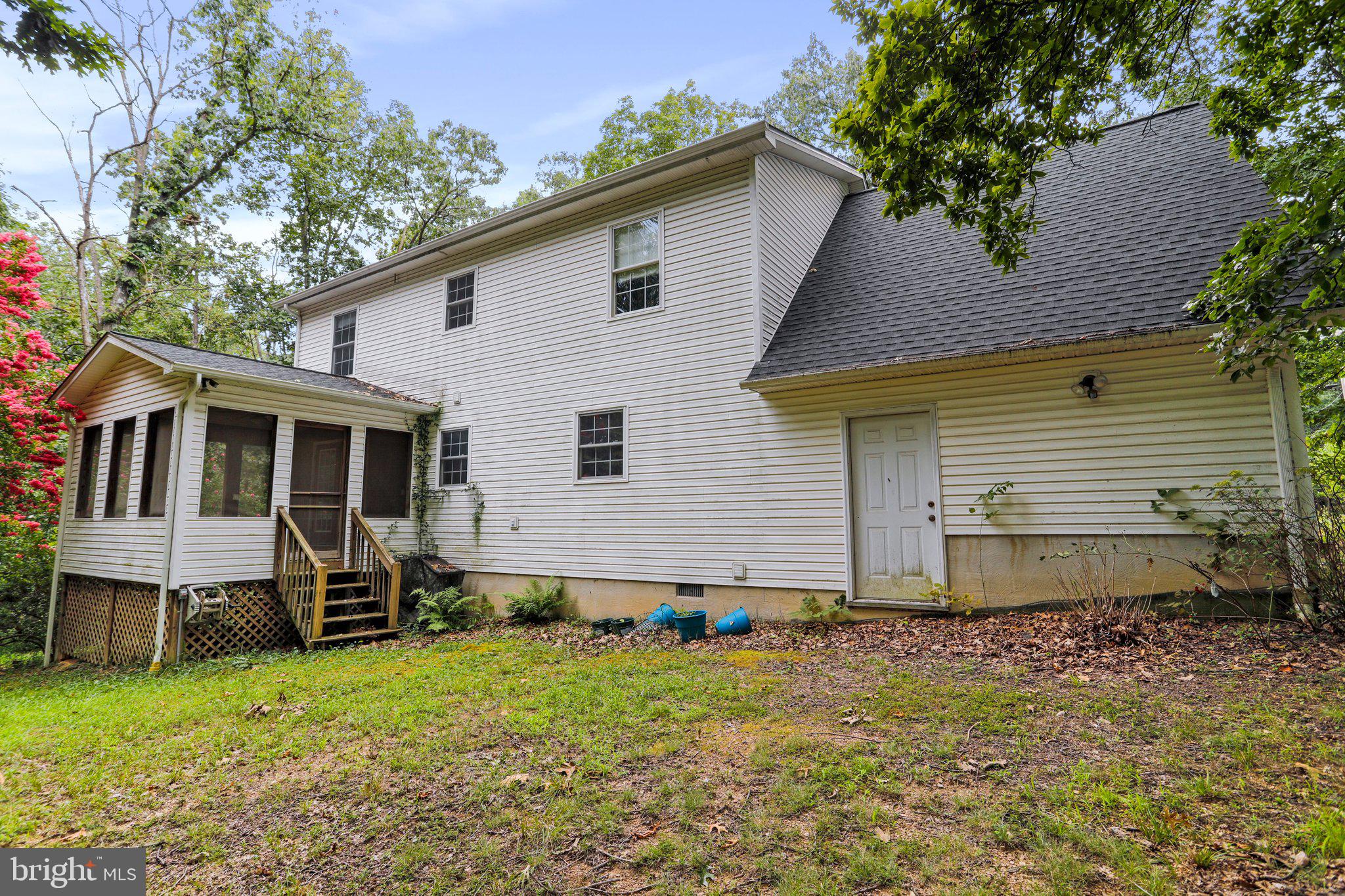 FOXCREST MANOR - Residential