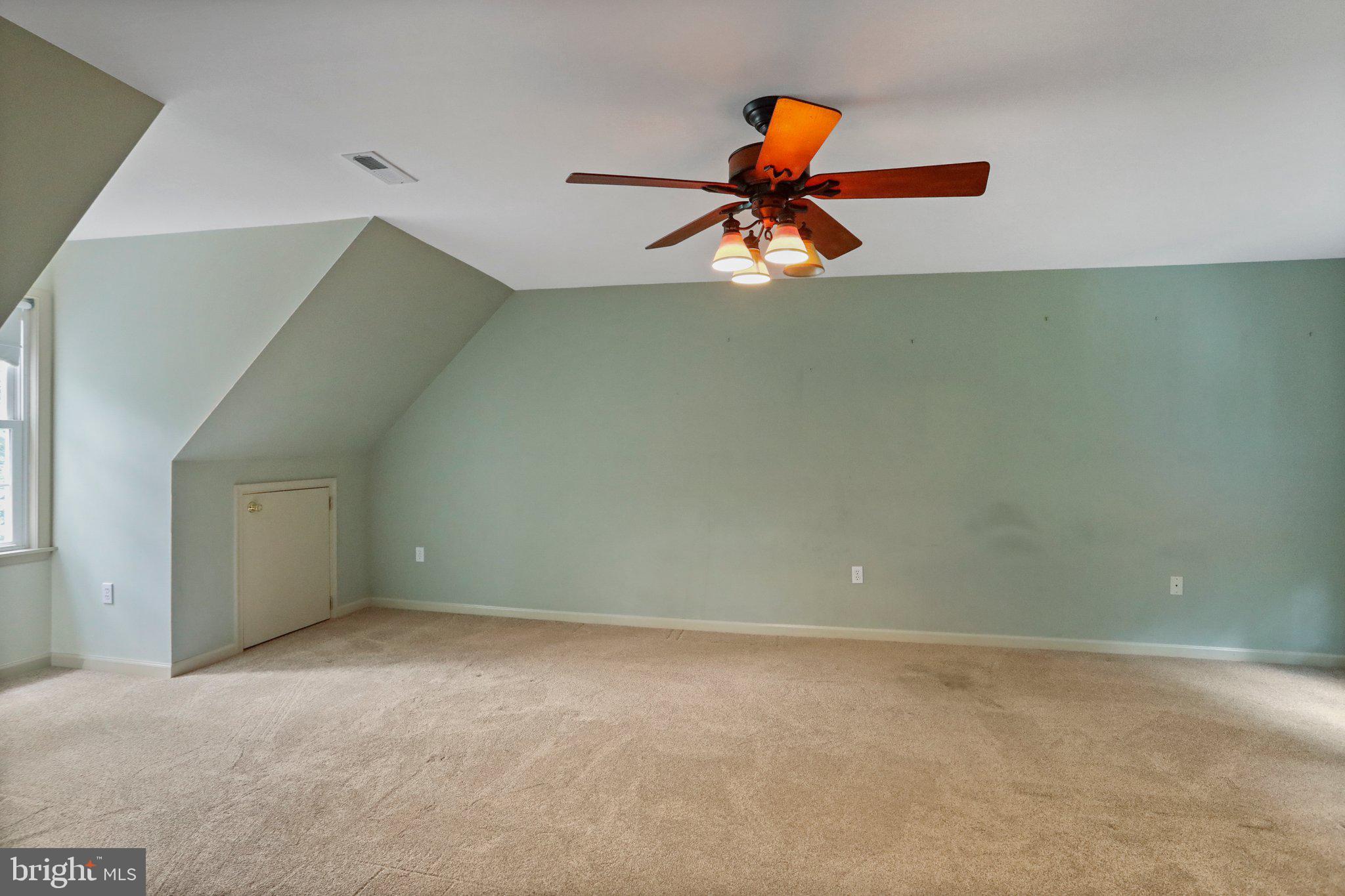 FOXCREST MANOR - Residential