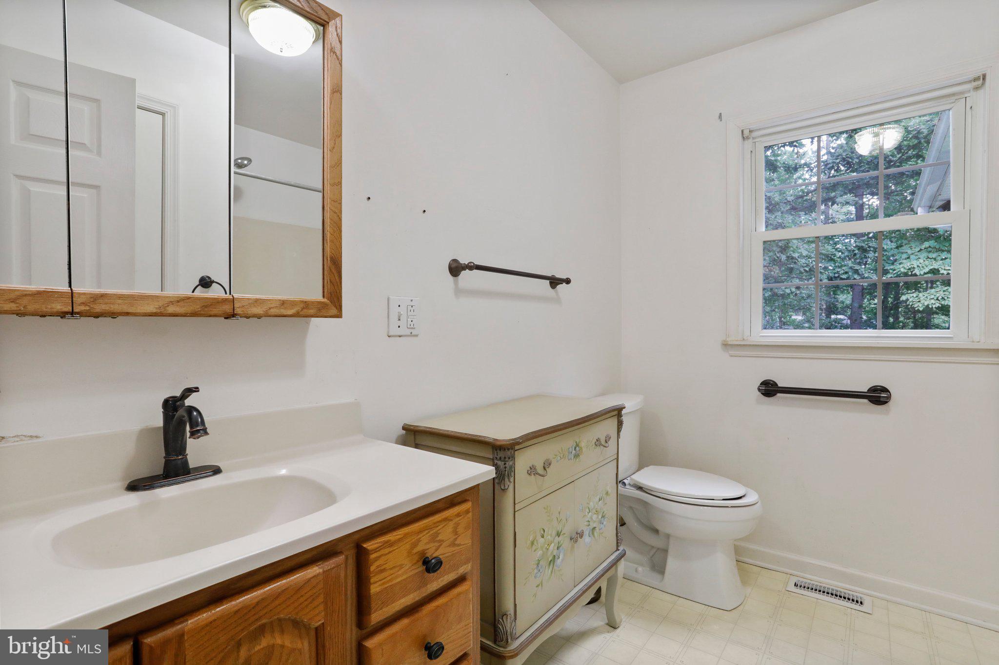 FOXCREST MANOR - Residential