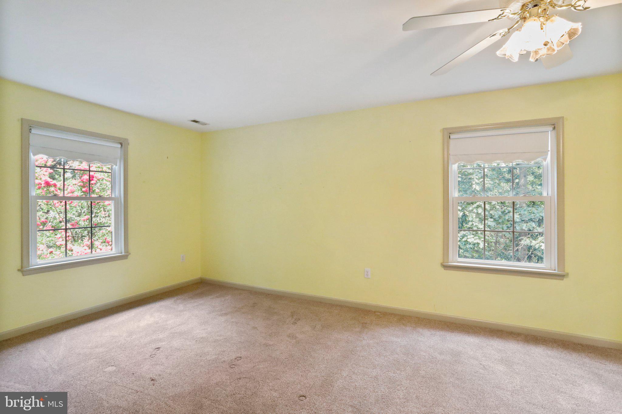 FOXCREST MANOR - Residential