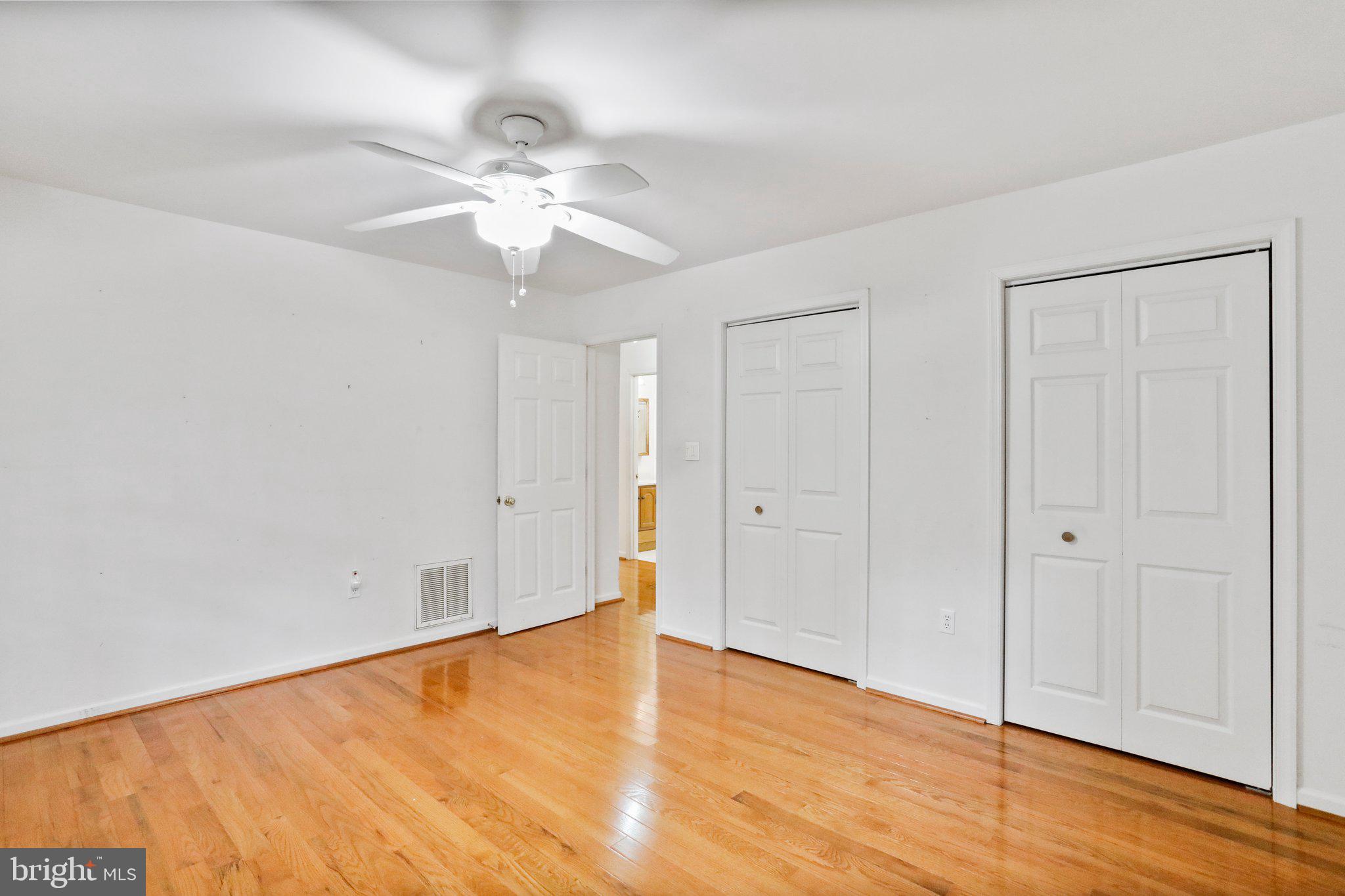 FOXCREST MANOR - Residential