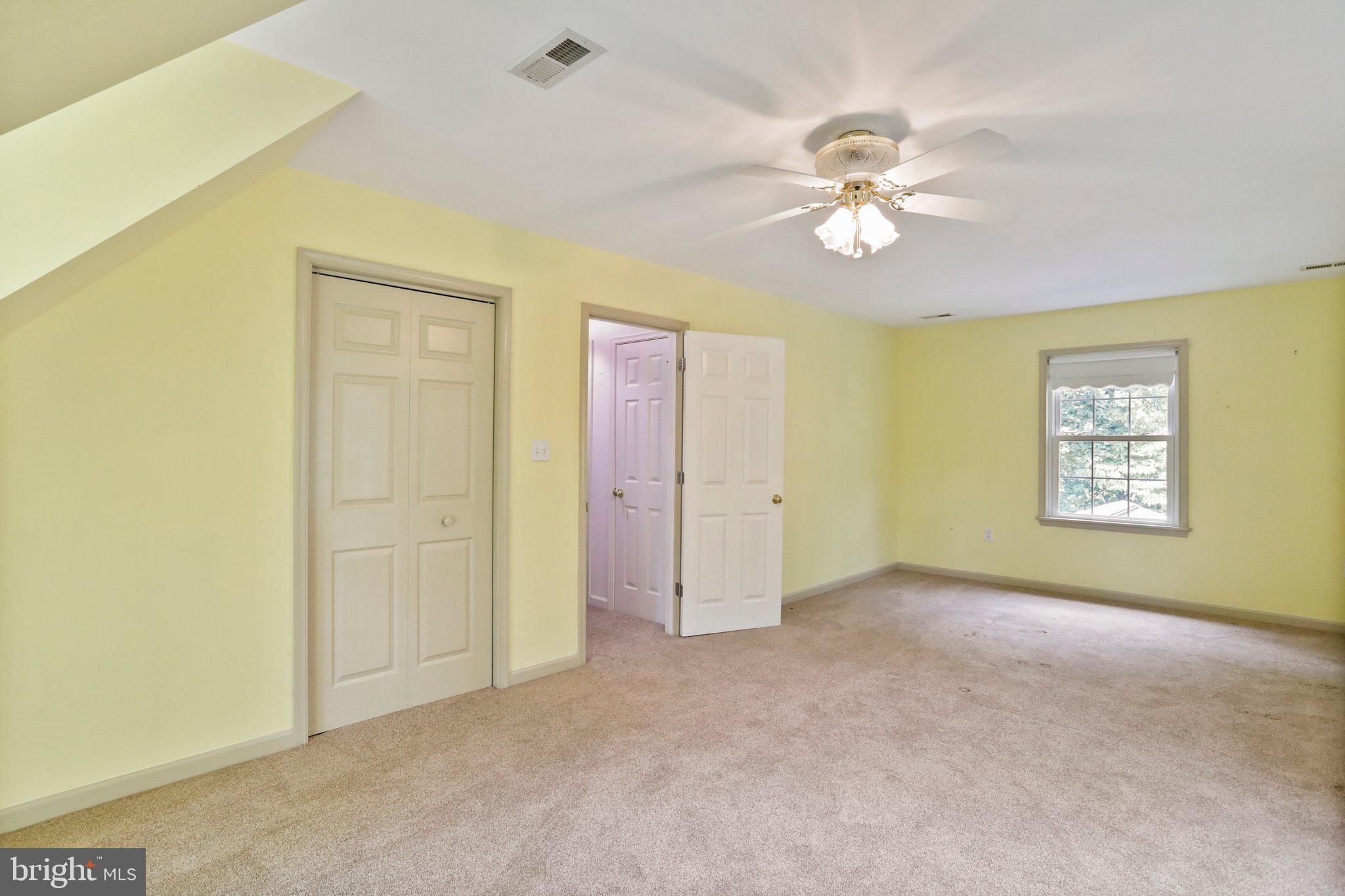 FOXCREST MANOR - Residential