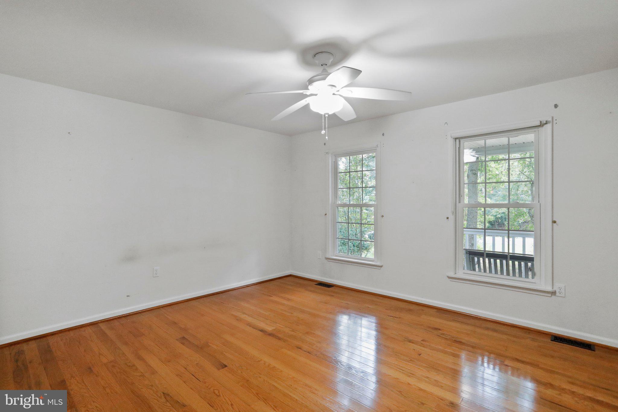 FOXCREST MANOR - Residential