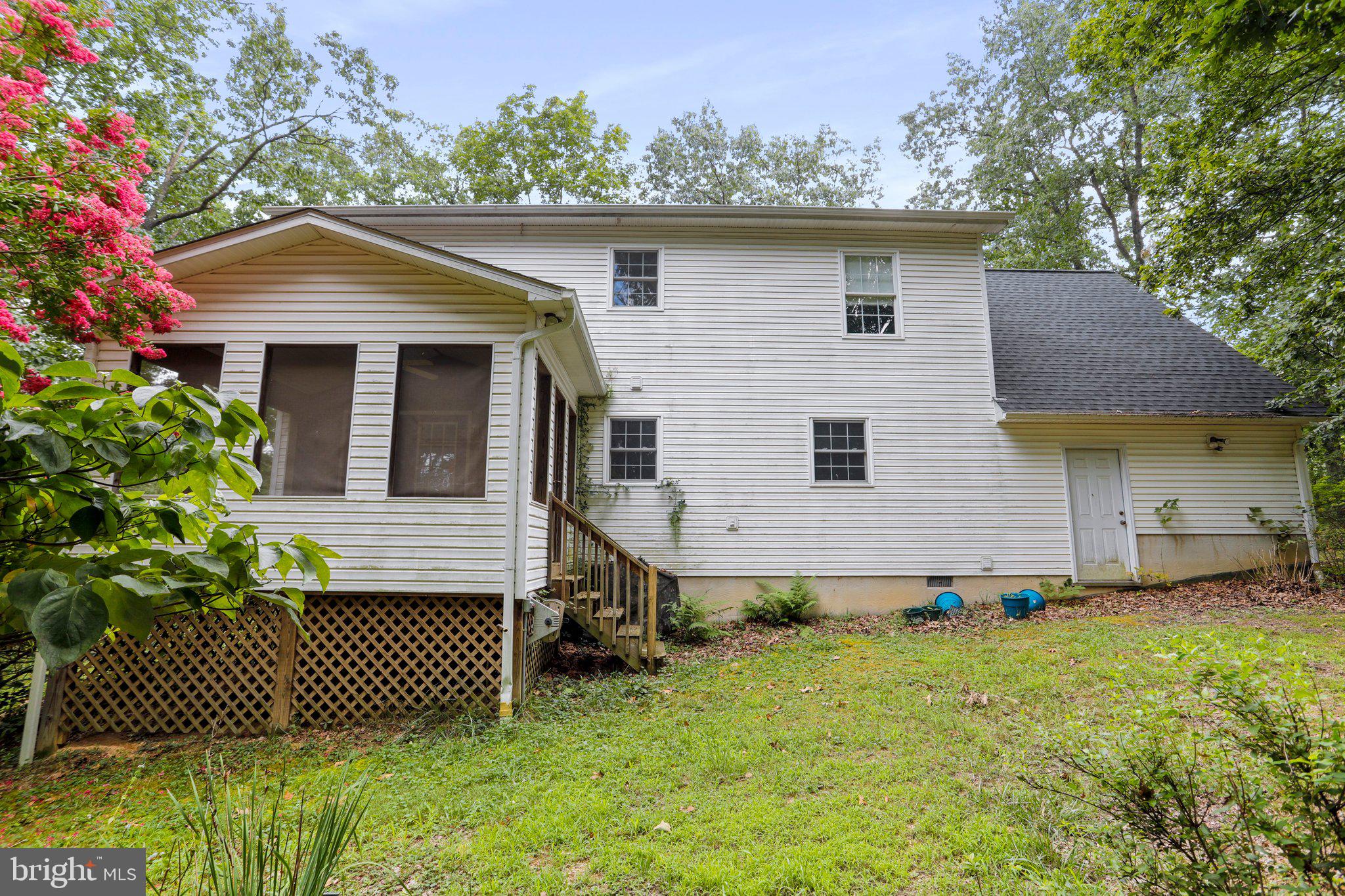 FOXCREST MANOR - Residential