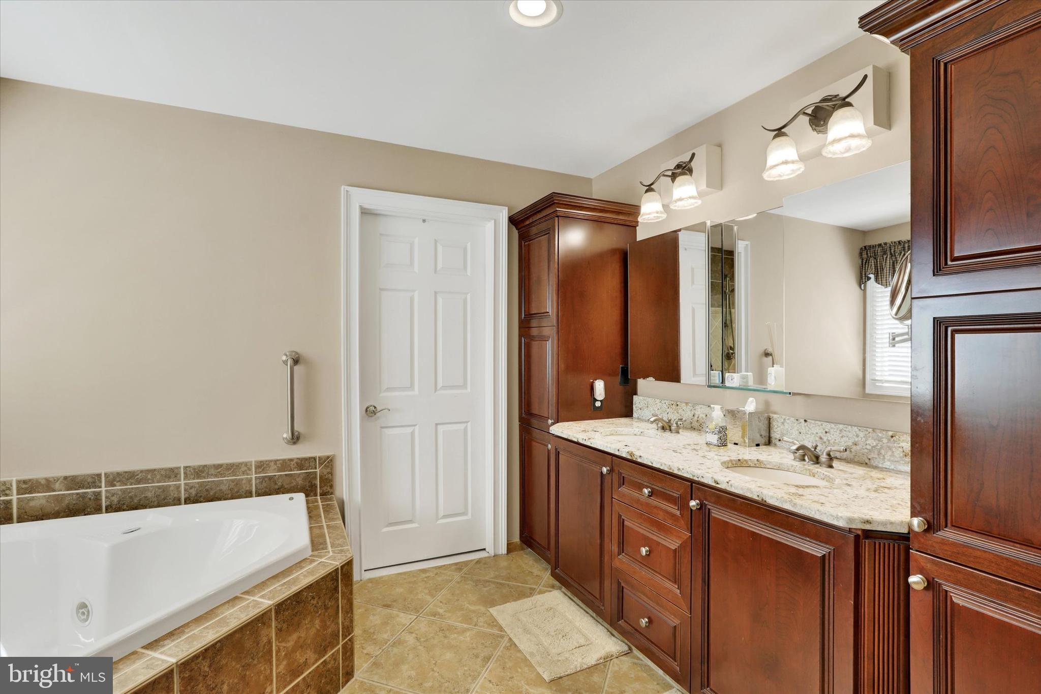 DELANCEY COURT - Residential