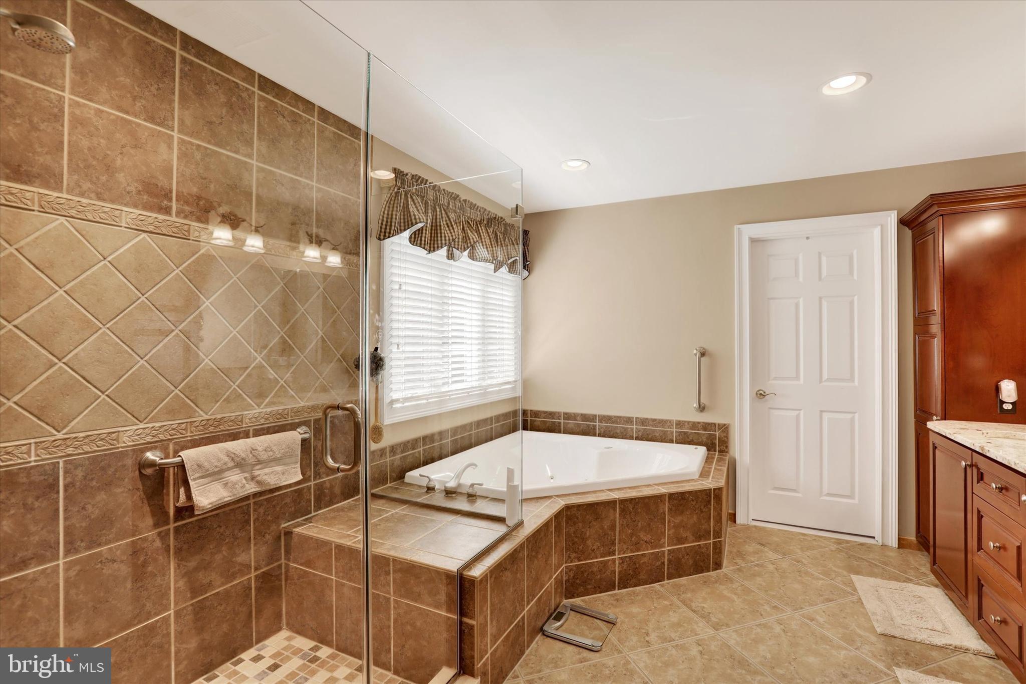 DELANCEY COURT - Residential