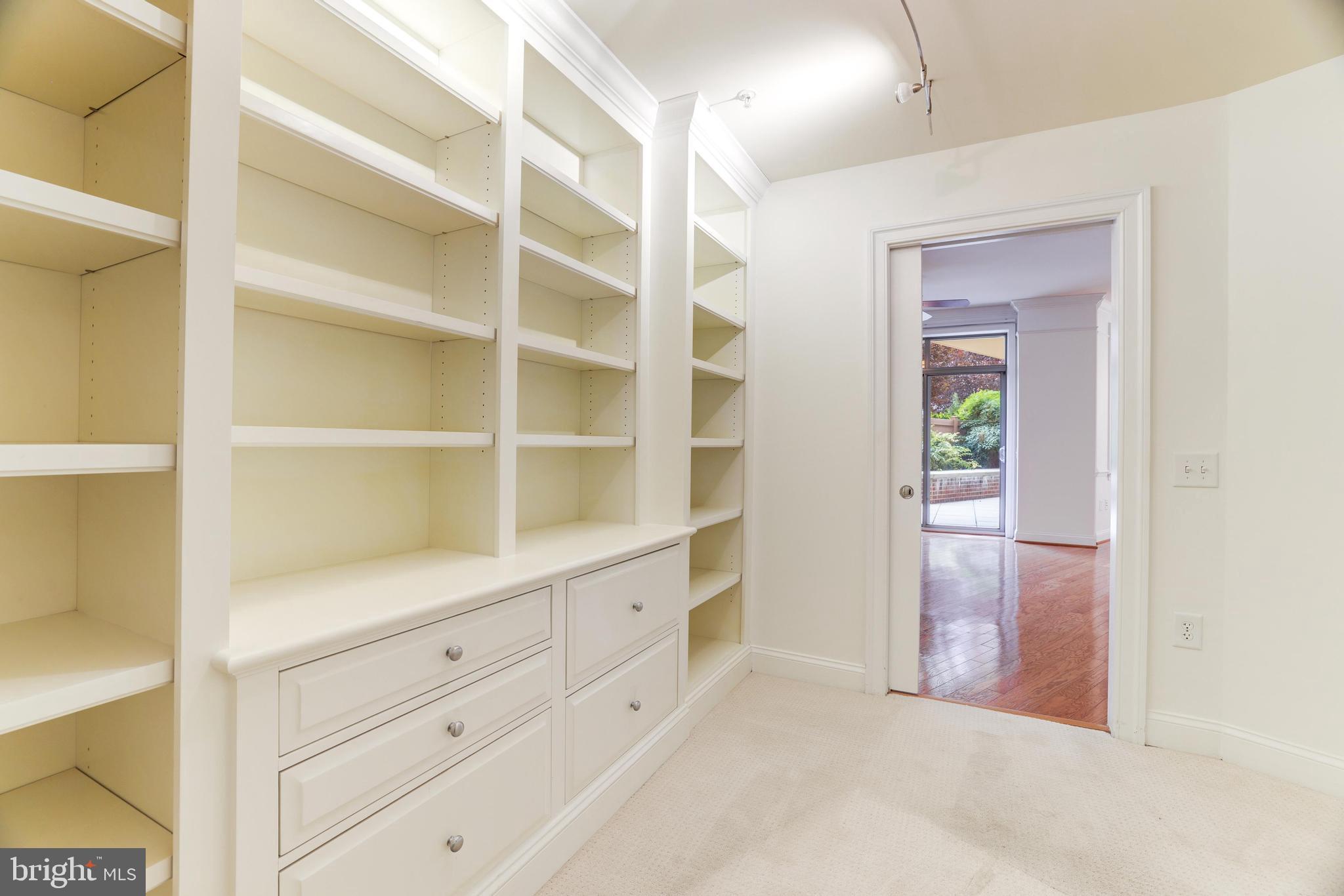 PALLADIUM AT MCLEAN - Residential