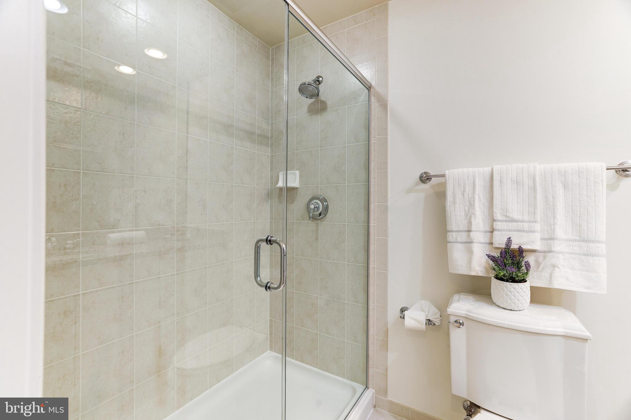 PALLADIUM AT MCLEAN - Residential