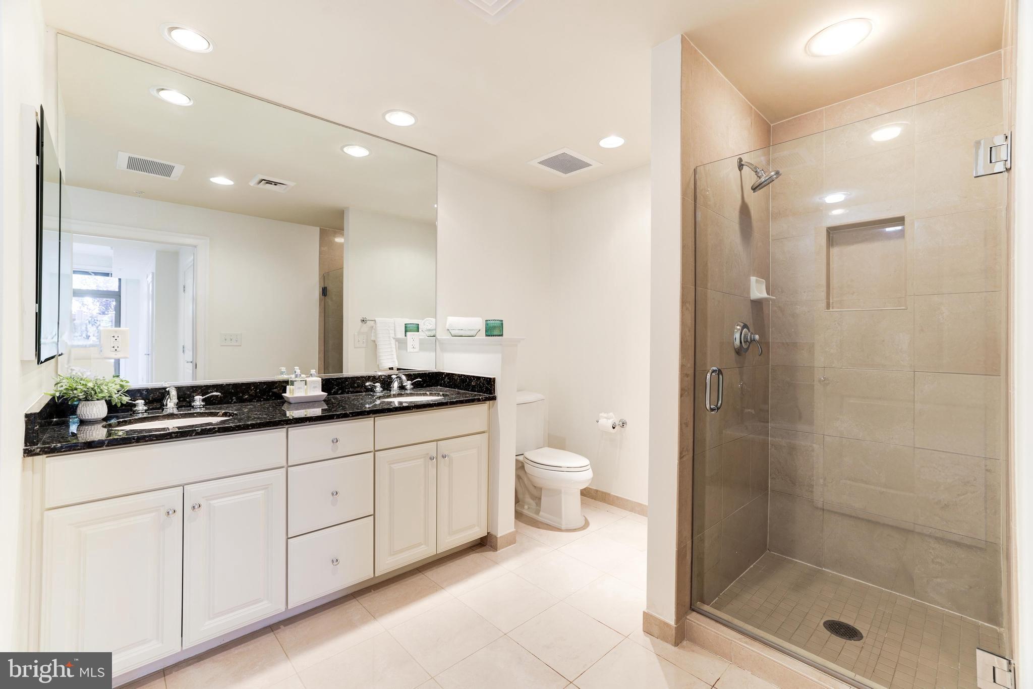 PALLADIUM AT MCLEAN - Residential