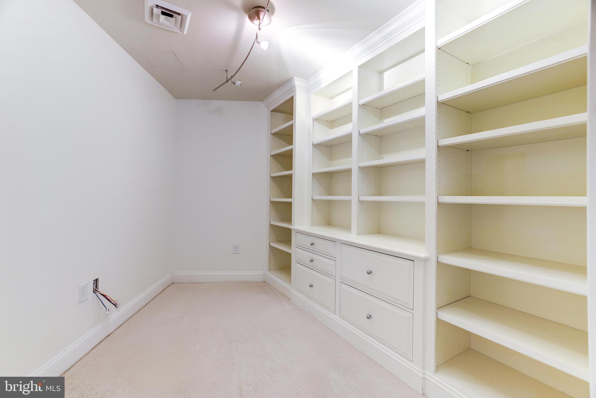 PALLADIUM AT MCLEAN - Residential