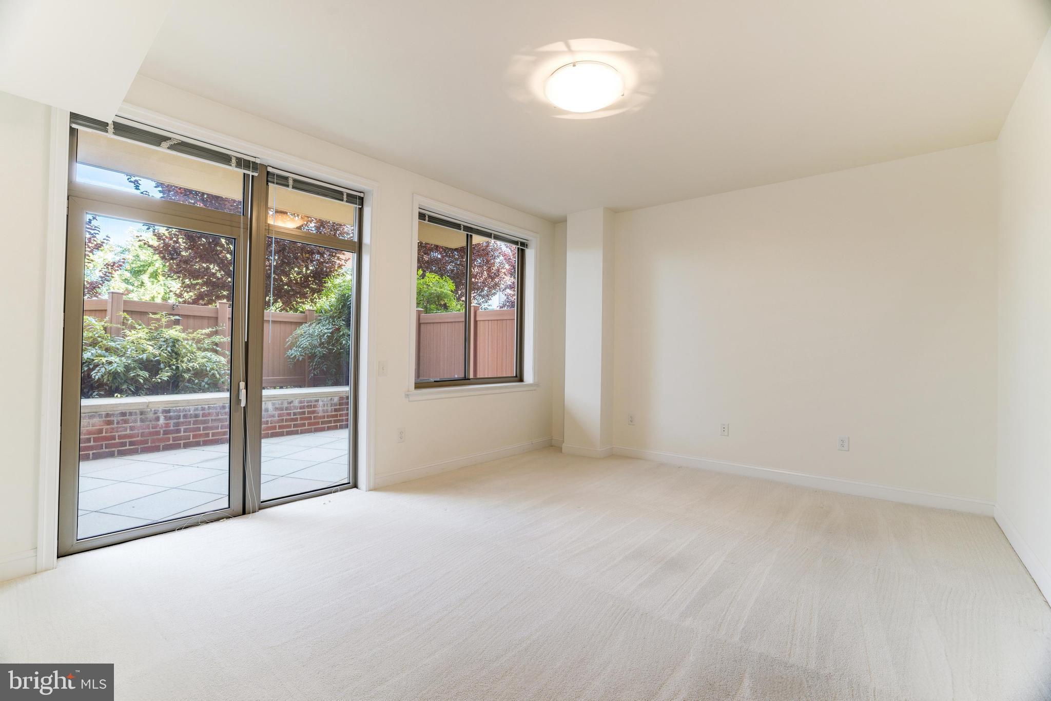 PALLADIUM AT MCLEAN - Residential