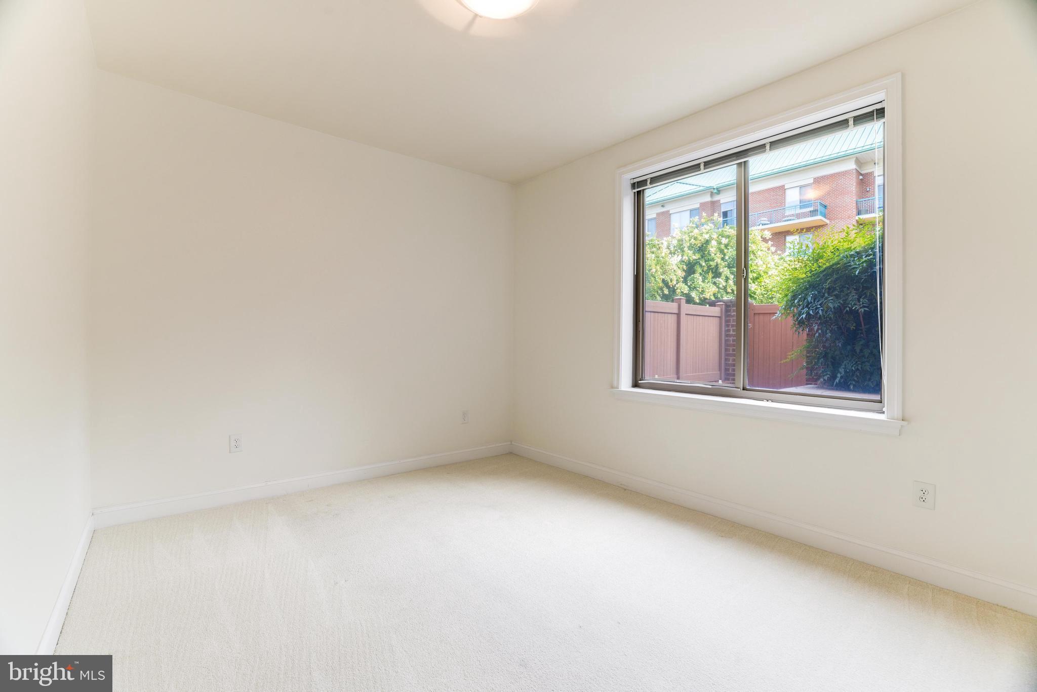 PALLADIUM AT MCLEAN - Residential