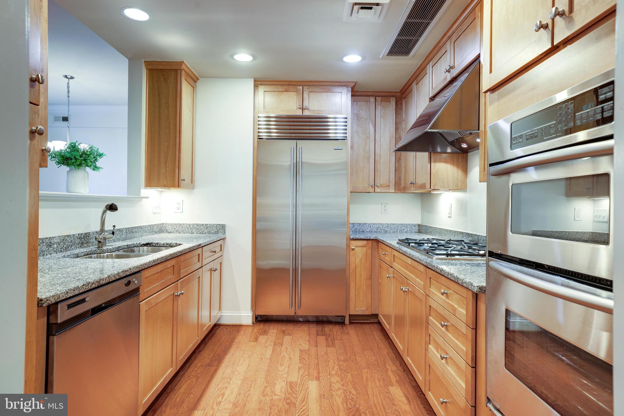 PALLADIUM AT MCLEAN - Residential