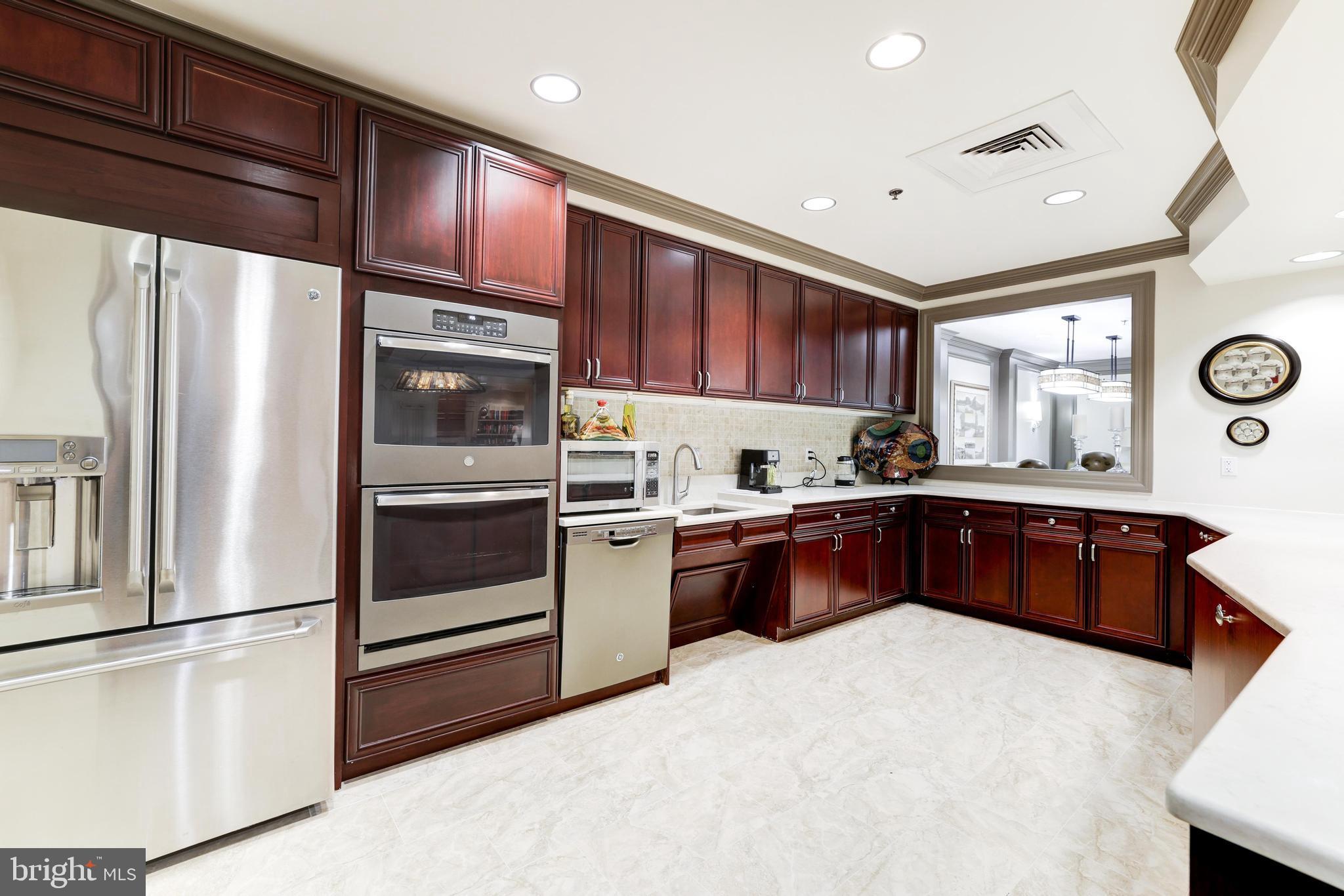 PALLADIUM AT MCLEAN - Residential