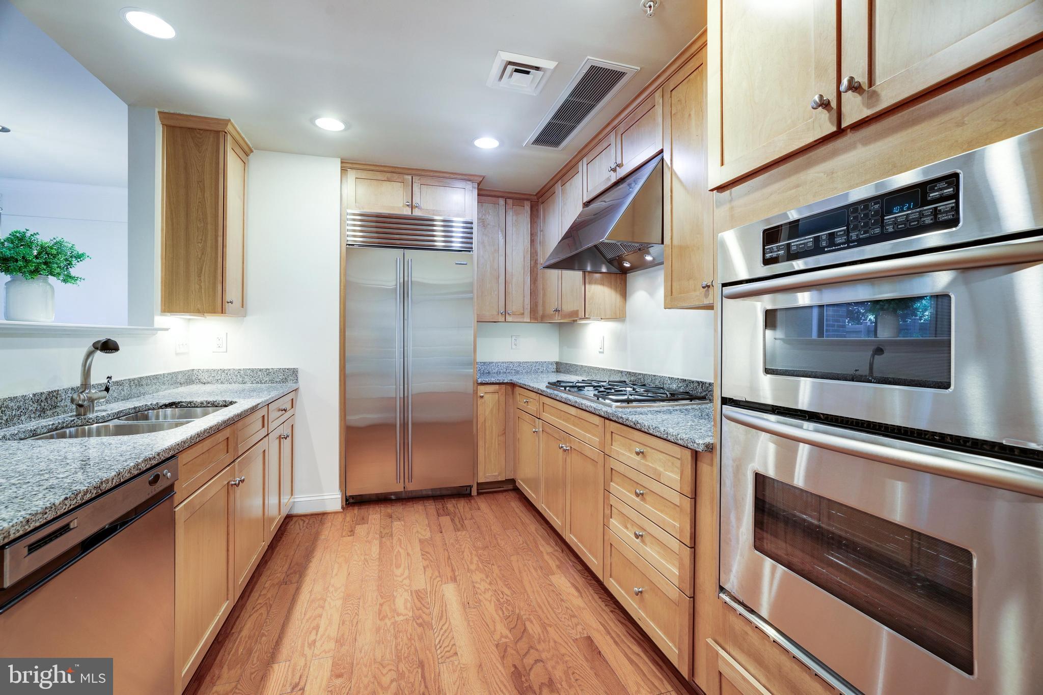 PALLADIUM AT MCLEAN - Residential