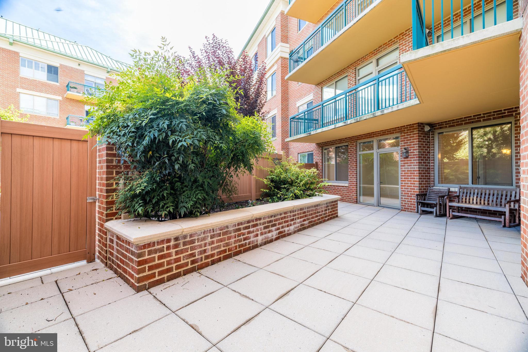 PALLADIUM AT MCLEAN - Residential