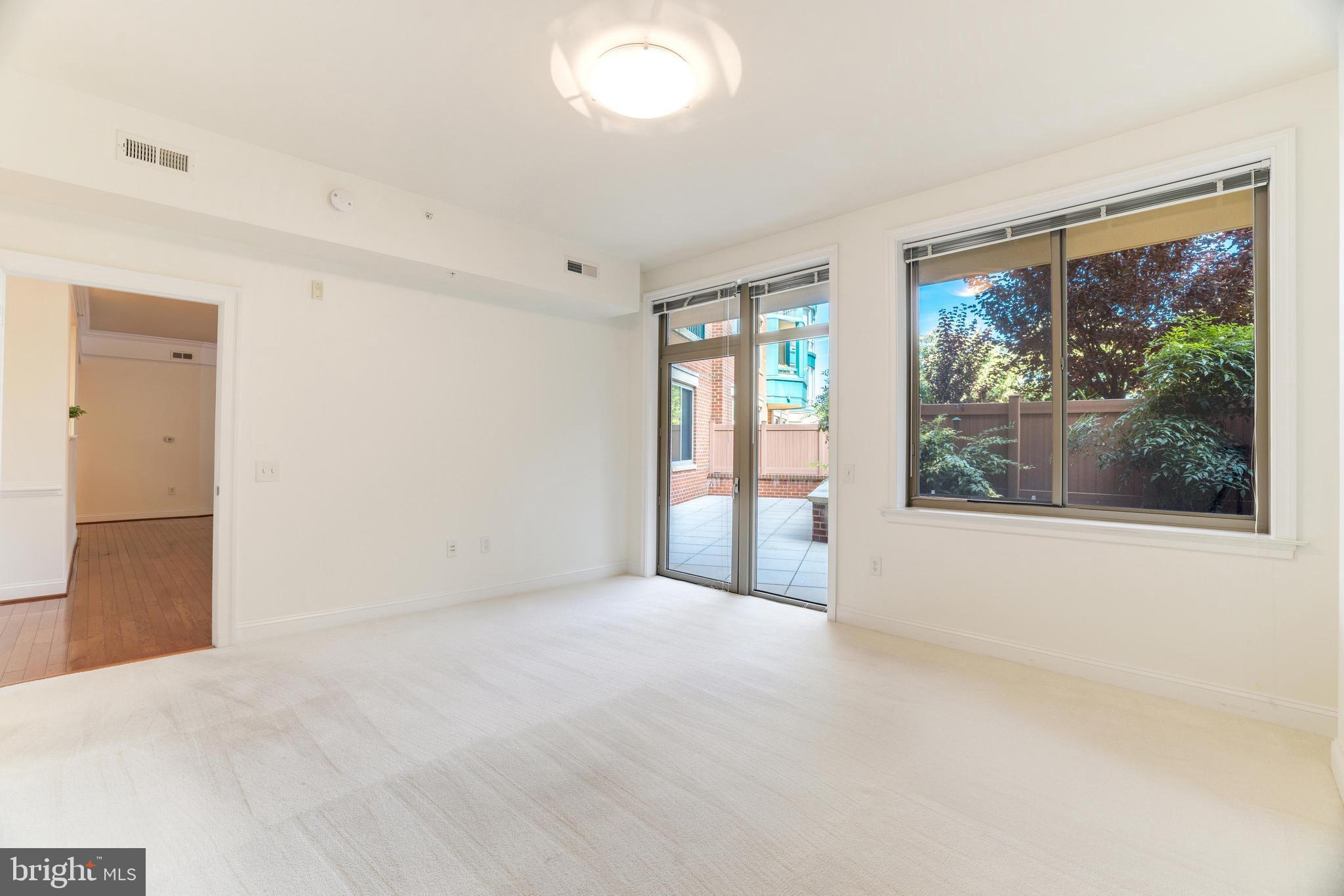 PALLADIUM AT MCLEAN - Residential