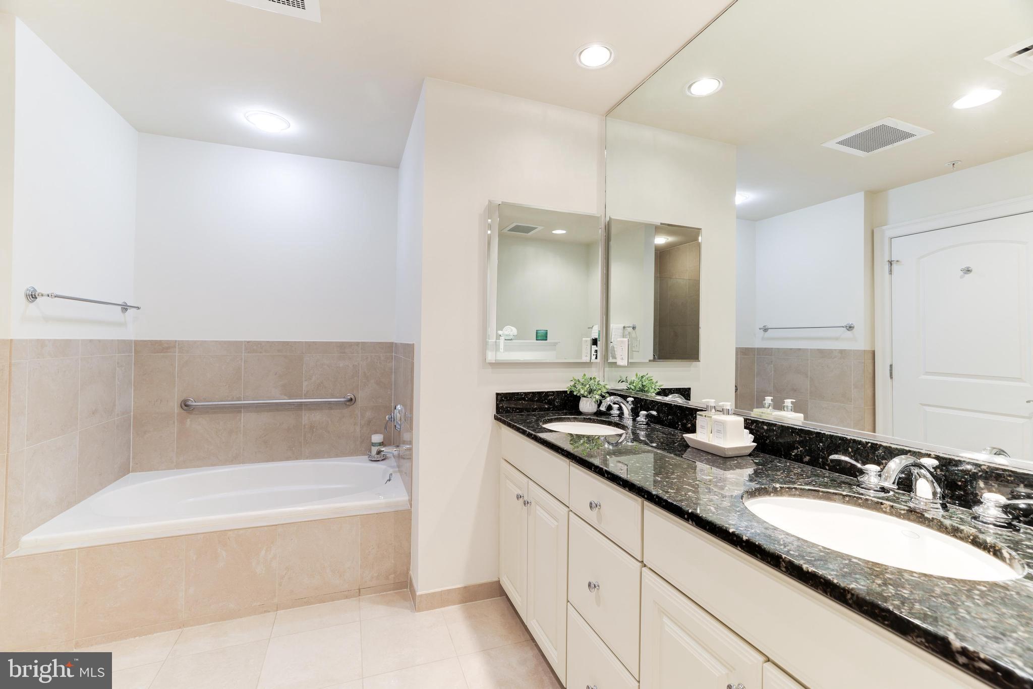 PALLADIUM AT MCLEAN - Residential