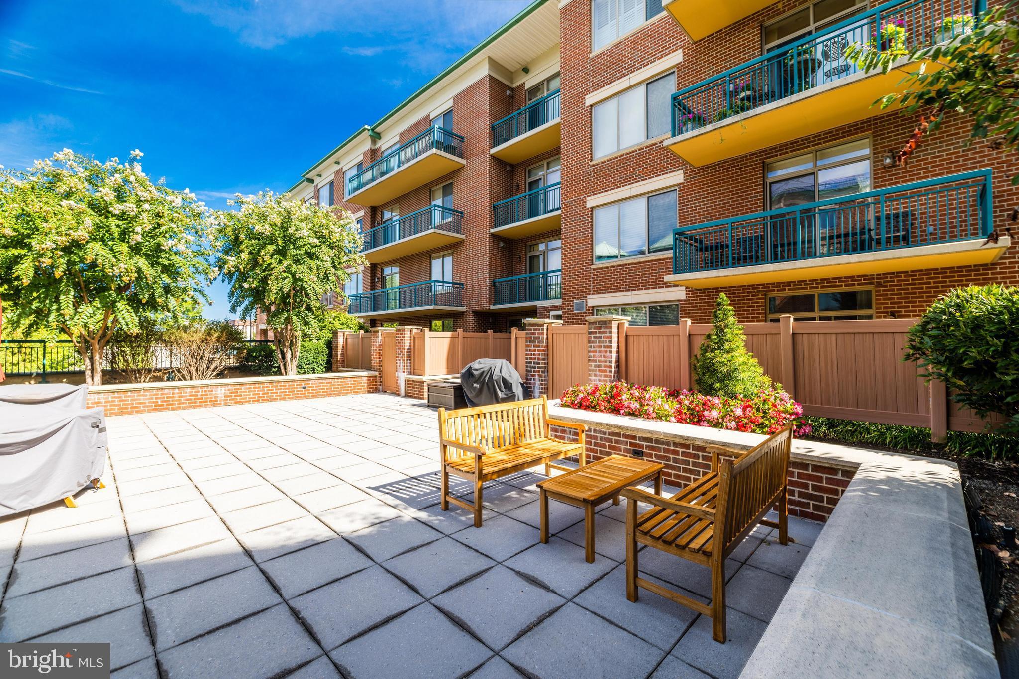 PALLADIUM AT MCLEAN - Residential