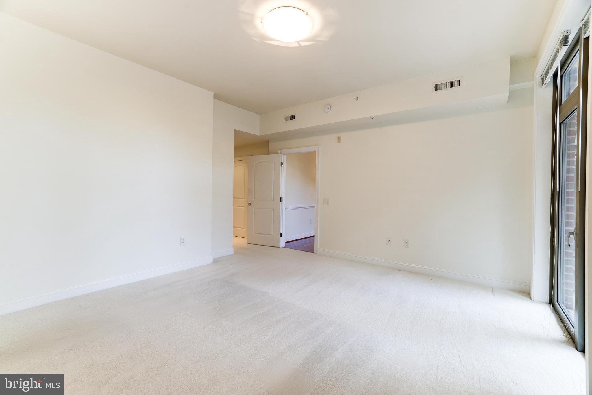 PALLADIUM AT MCLEAN - Residential