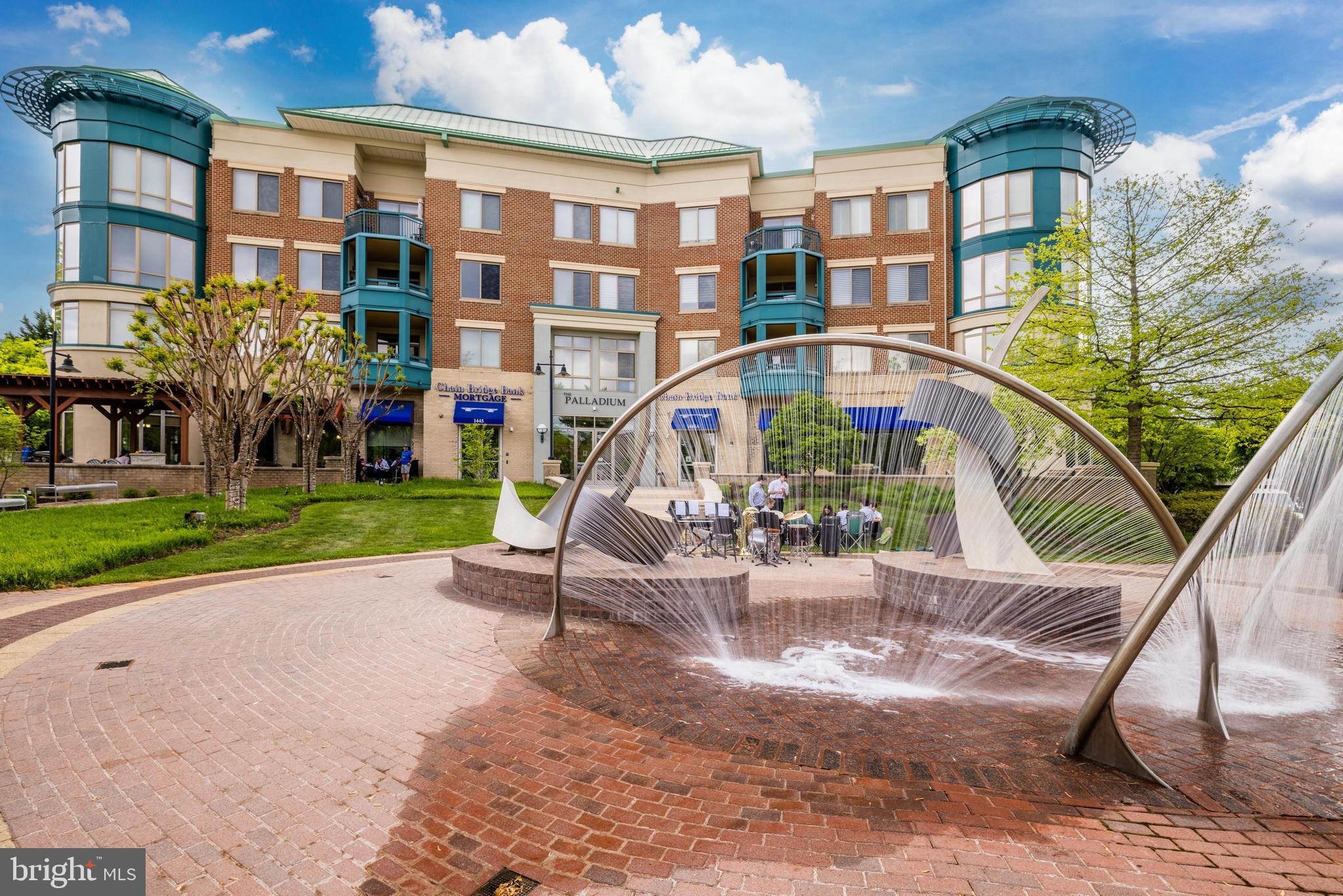 PALLADIUM AT MCLEAN - Residential