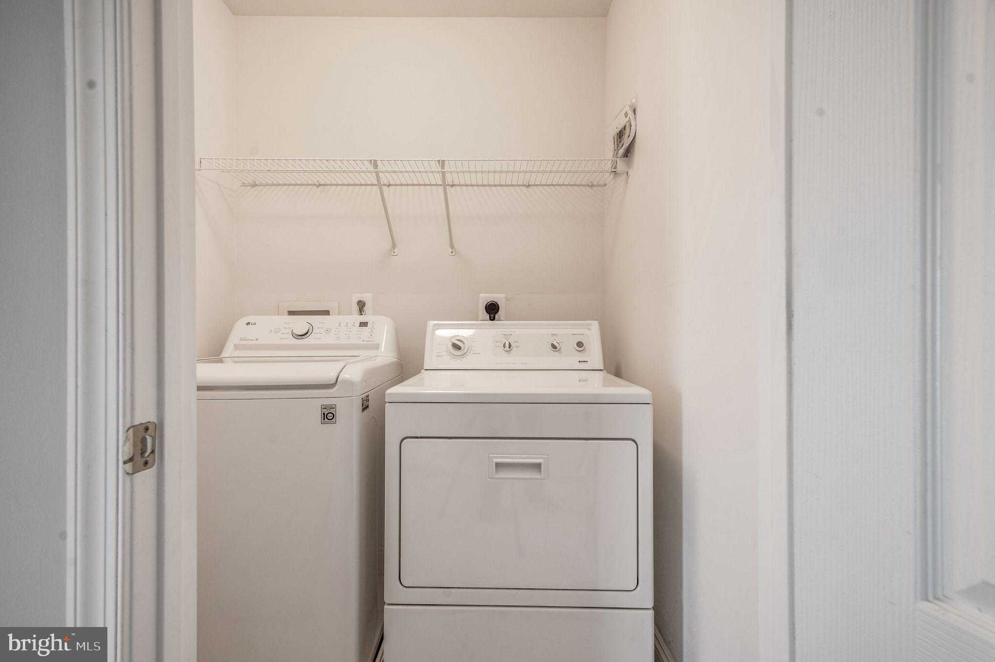 FAIRFAX CENTER LANDBAY - Residential