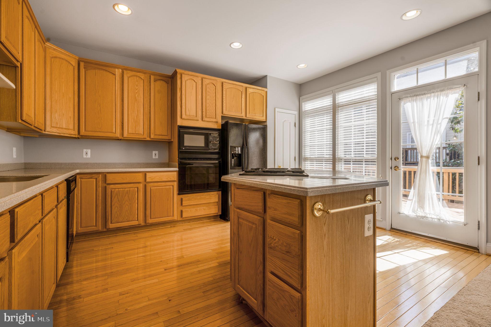 FAIRFAX CENTER LANDBAY - Residential