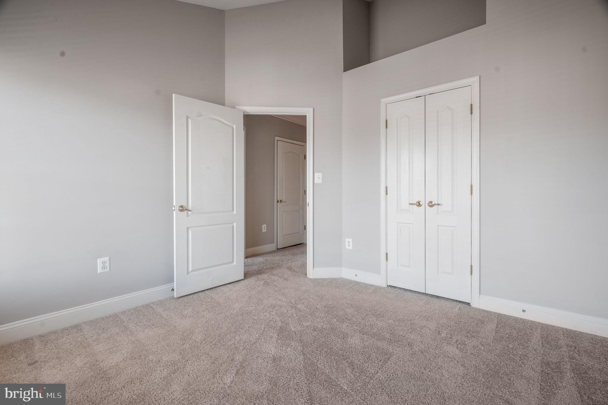 FAIRFAX CENTER LANDBAY - Residential